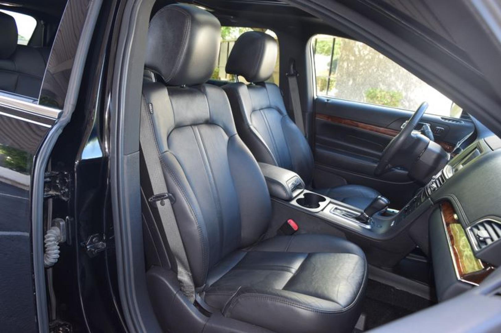 2017 Black Velvet /Charcoal Black Lincoln MKT Livery AWD (2LMHJ5NK5HB) with an 3.7L V6 DOHC 24V engine, 6-Speed Automatic transmission, located at 11056 N 23rd Dr #101, Phoenix, AZ, 85029, (623) 434-4252, 33.587704, -112.109962 - Photo#12