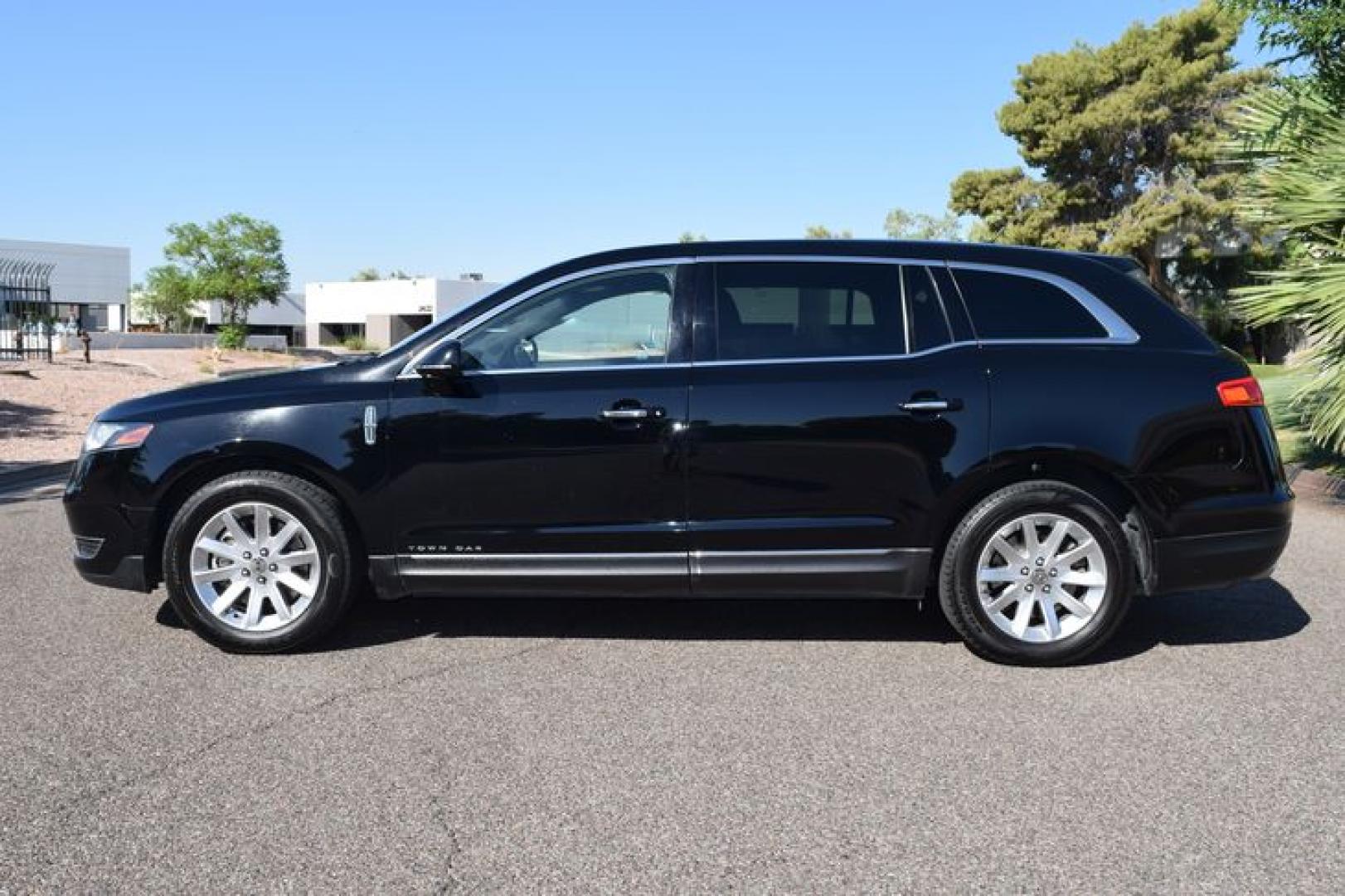 2017 Black Velvet /Charcoal Black Lincoln MKT Livery AWD (2LMHJ5NK5HB) with an 3.7L V6 DOHC 24V engine, 6-Speed Automatic transmission, located at 11056 N 23rd Dr #101, Phoenix, AZ, 85029, (623) 434-4252, 33.587704, -112.109962 - Photo#4
