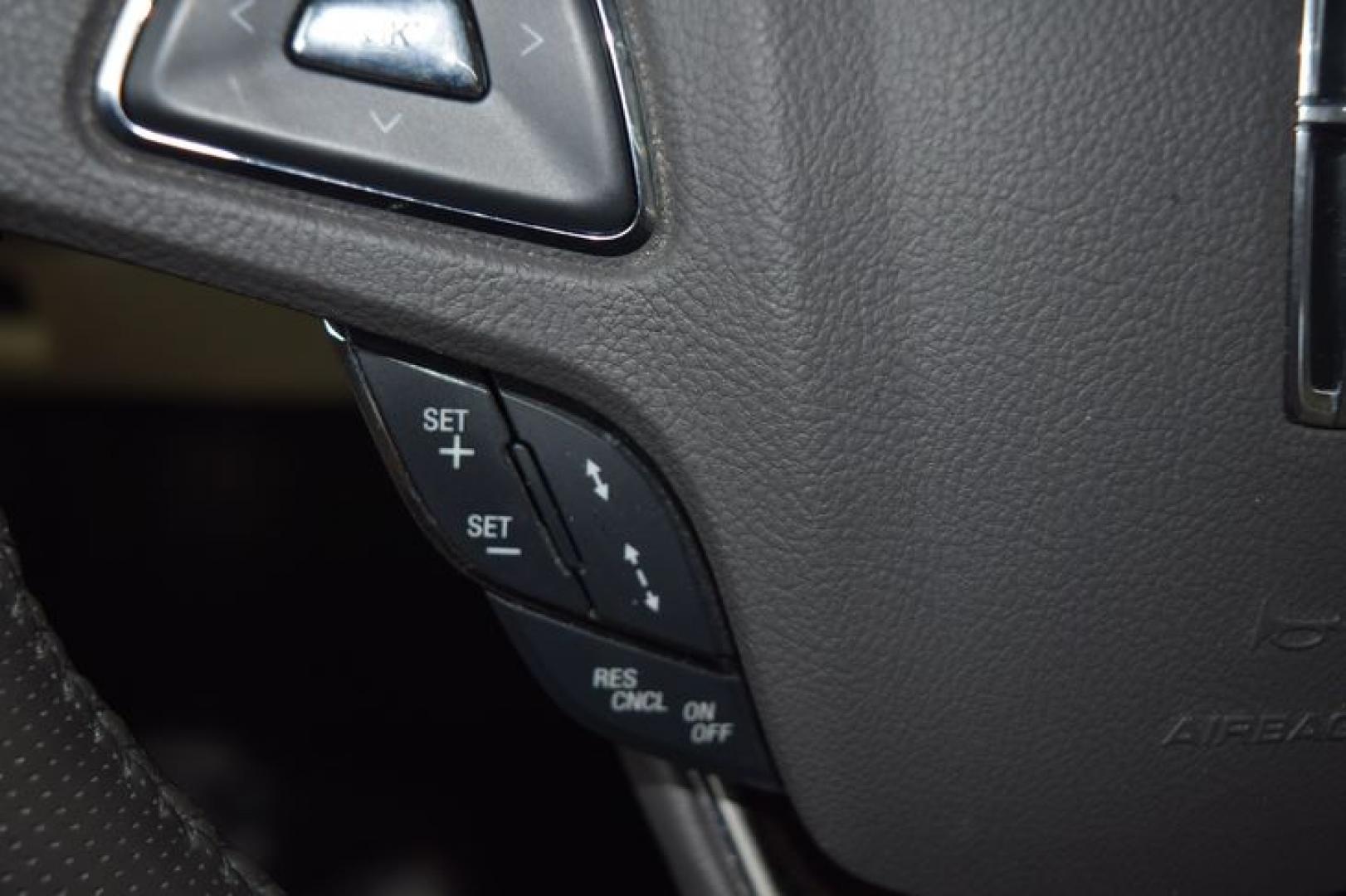 2014 White Platinum Metallic Tri-Coat /Light Dune Lincoln MKZ FWD (3LN6L2G94ER) with an 2.0L L4 DOHC 16V engine, 6-Speed Automatic transmission, located at 11056 N 23rd Dr #101, Phoenix, AZ, 85029, (623) 434-4252, 33.587704, -112.109962 - Photo#32