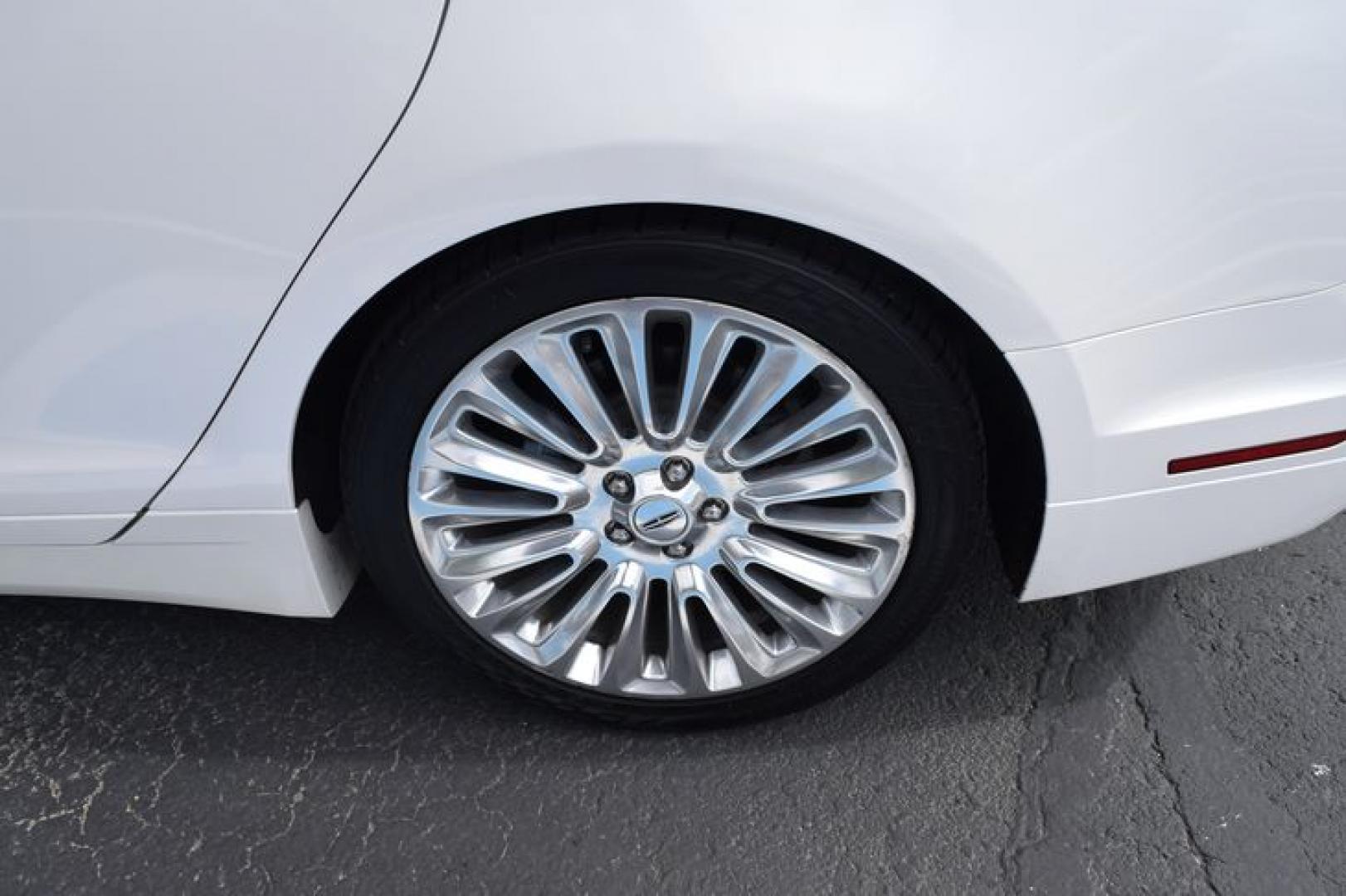 2014 White Platinum Metallic Tri-Coat /Light Dune Lincoln MKZ FWD (3LN6L2G94ER) with an 2.0L L4 DOHC 16V engine, 6-Speed Automatic transmission, located at 11056 N 23rd Dr #101, Phoenix, AZ, 85029, (623) 434-4252, 33.587704, -112.109962 - Photo#36