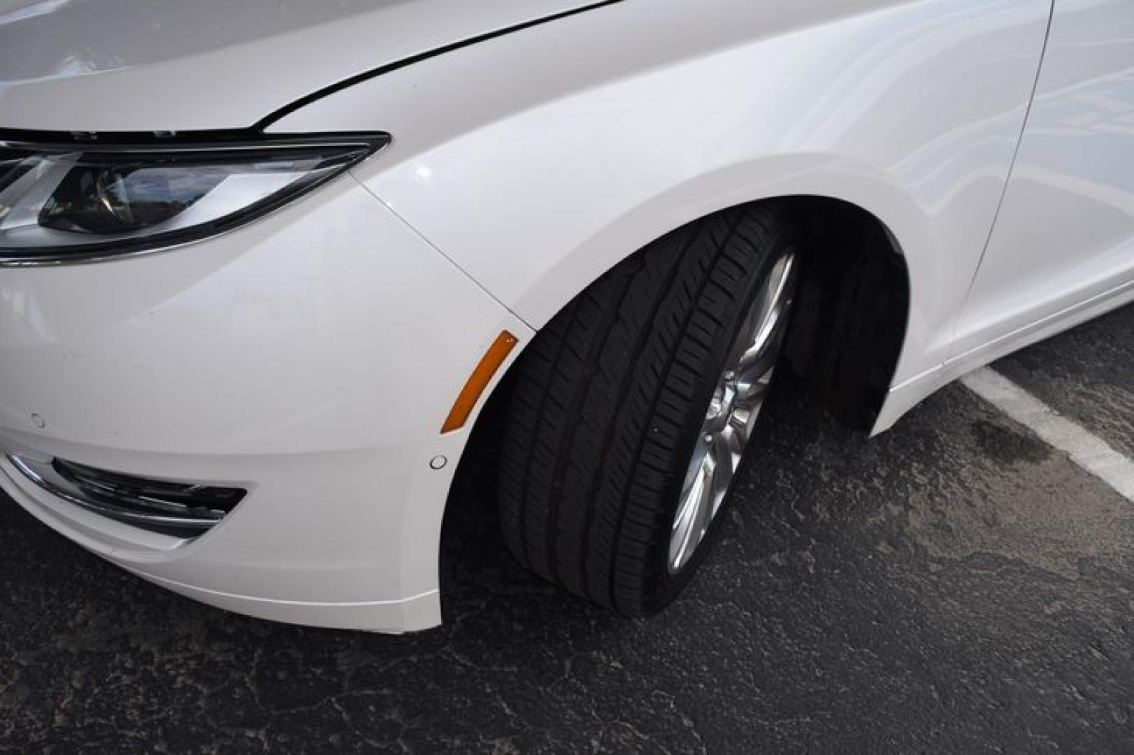 2014 White Platinum Metallic Tri-Coat /Light Dune Lincoln MKZ FWD (3LN6L2G94ER) with an 2.0L L4 DOHC 16V engine, 6-Speed Automatic transmission, located at 11056 N 23rd Dr #101, Phoenix, AZ, 85029, (623) 434-4252, 33.587704, -112.109962 - Photo#37