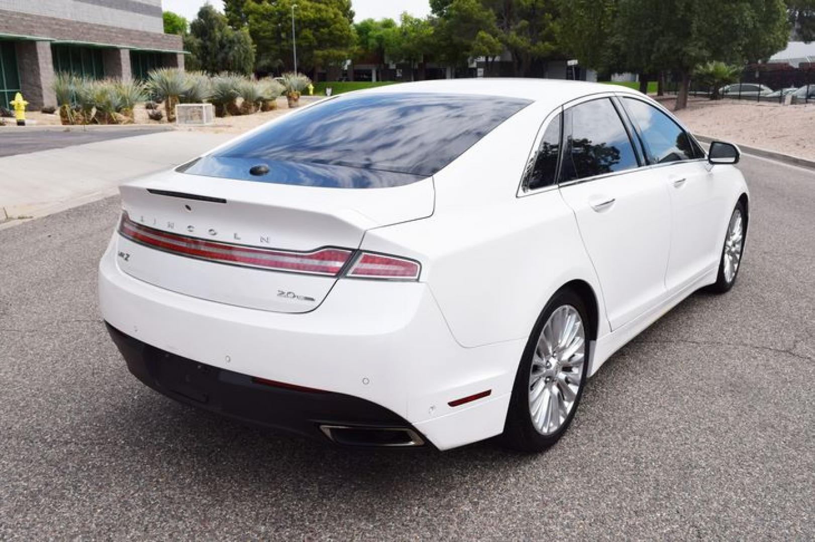 2014 White Platinum Metallic Tri-Coat /Light Dune Lincoln MKZ FWD (3LN6L2G94ER) with an 2.0L L4 DOHC 16V engine, 6-Speed Automatic transmission, located at 11056 N 23rd Dr #101, Phoenix, AZ, 85029, (623) 434-4252, 33.587704, -112.109962 - Photo#5
