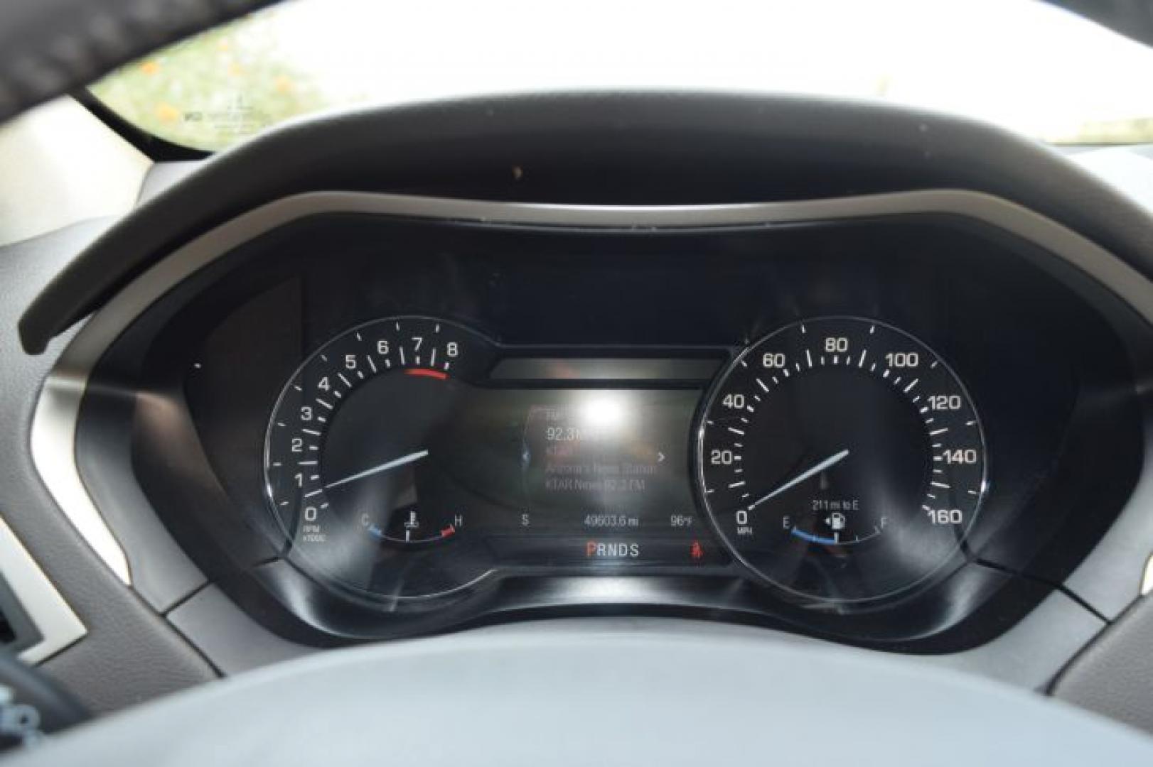 2013 White Platinum Metallic Tri-Coat /Light Dune Lincoln MKZ FWD (3LN6L2GK4DR) with an 3.7L V6 DOHC 24V engine, 6-Speed Automatic transmission, located at 11056 N 23rd Dr #101, Phoenix, AZ, 85029, (623) 434-4252, 33.587704, -112.109962 - Photo#15