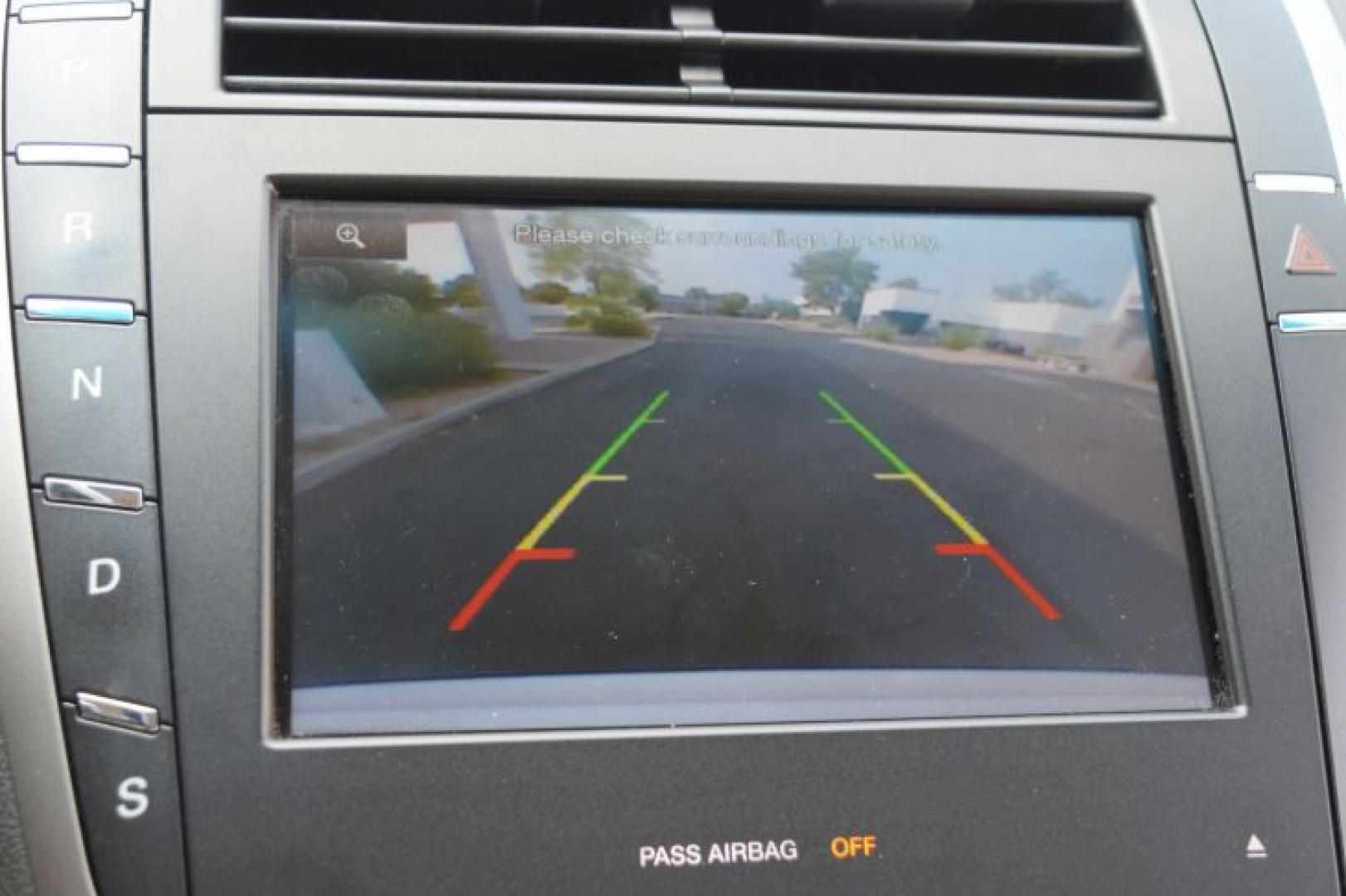 2013 White Platinum Metallic Tri-Coat /Light Dune Lincoln MKZ FWD (3LN6L2GK4DR) with an 3.7L V6 DOHC 24V engine, 6-Speed Automatic transmission, located at 11056 N 23rd Dr #101, Phoenix, AZ, 85029, (623) 434-4252, 33.587704, -112.109962 - Photo#19