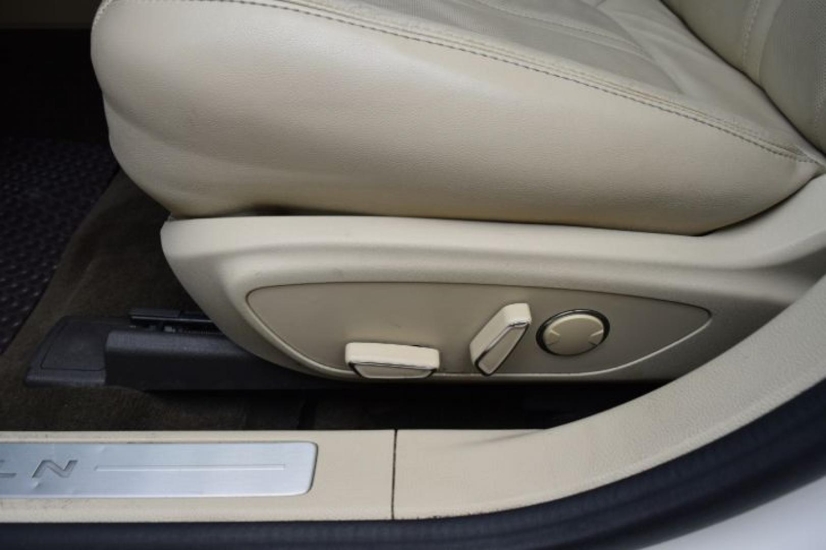 2013 White Platinum Metallic Tri-Coat /Light Dune Lincoln MKZ FWD (3LN6L2GK4DR) with an 3.7L V6 DOHC 24V engine, 6-Speed Automatic transmission, located at 11056 N 23rd Dr #101, Phoenix, AZ, 85029, (623) 434-4252, 33.587704, -112.109962 - Photo#28