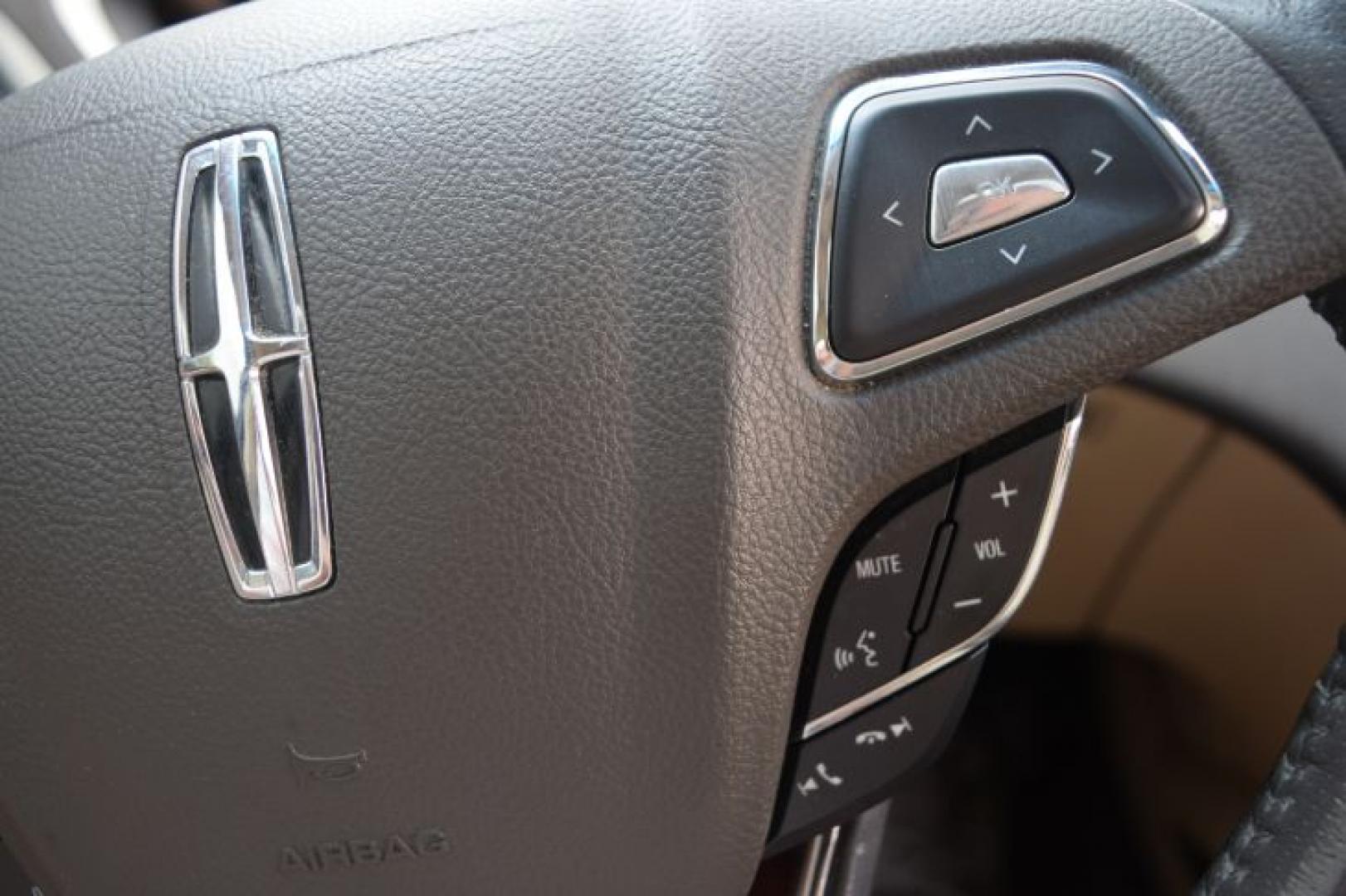 2013 White Platinum Metallic Tri-Coat /Light Dune Lincoln MKZ FWD (3LN6L2GK4DR) with an 3.7L V6 DOHC 24V engine, 6-Speed Automatic transmission, located at 11056 N 23rd Dr #101, Phoenix, AZ, 85029, (623) 434-4252, 33.587704, -112.109962 - Photo#31