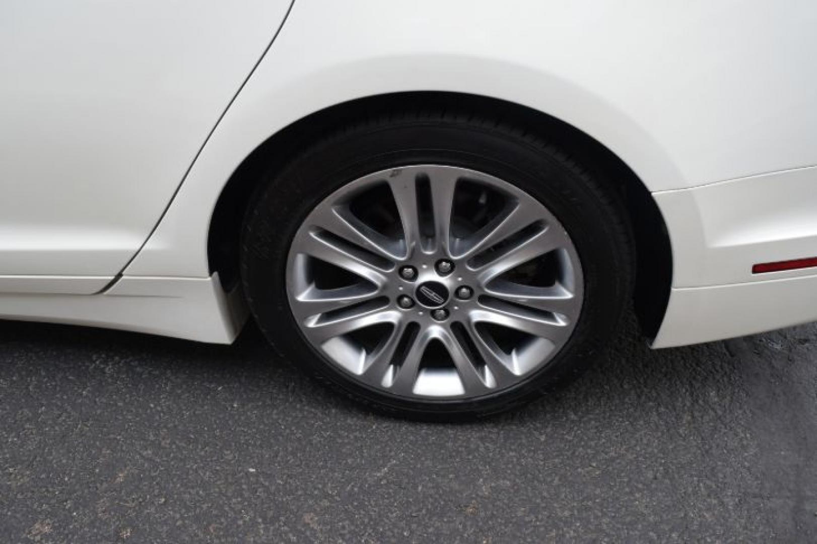 2013 White Platinum Metallic Tri-Coat /Light Dune Lincoln MKZ FWD (3LN6L2GK4DR) with an 3.7L V6 DOHC 24V engine, 6-Speed Automatic transmission, located at 11056 N 23rd Dr #101, Phoenix, AZ, 85029, (623) 434-4252, 33.587704, -112.109962 - Photo#36