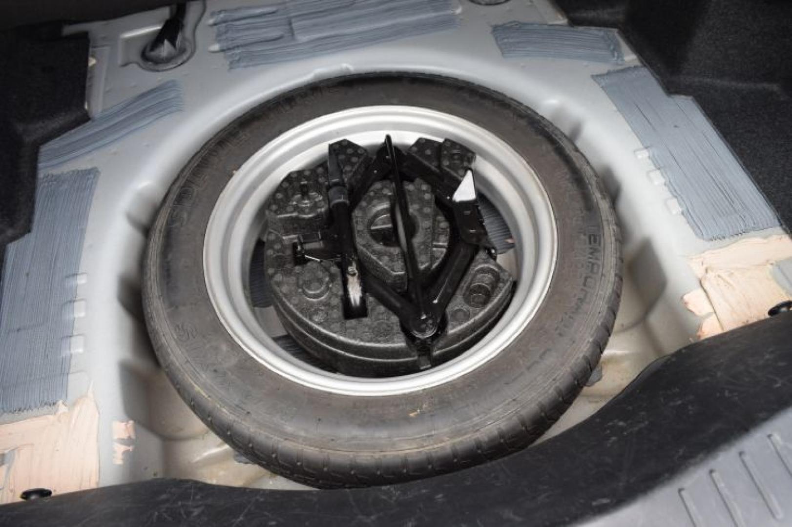 2013 White Platinum Metallic Tri-Coat /Light Dune Lincoln MKZ FWD (3LN6L2GK4DR) with an 3.7L V6 DOHC 24V engine, 6-Speed Automatic transmission, located at 11056 N 23rd Dr #101, Phoenix, AZ, 85029, (623) 434-4252, 33.587704, -112.109962 - Photo#39