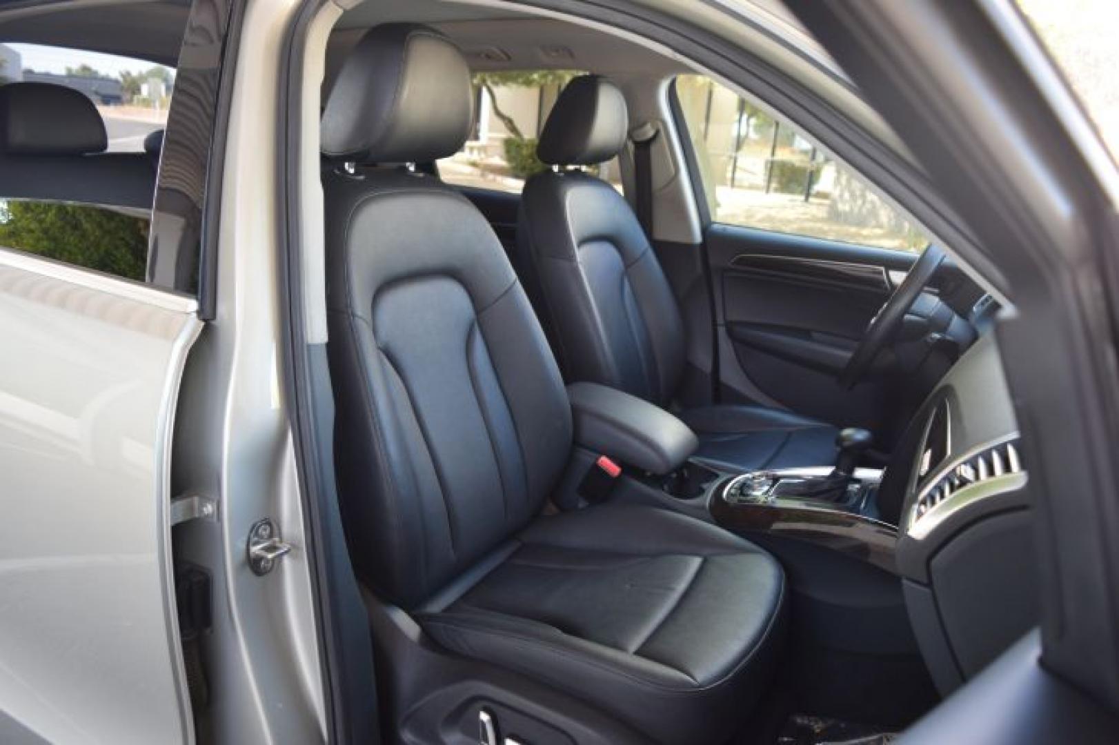 2014 Cuvee Silver Metallic /Black Audi Q5 2.0 quattro Premium (WA1LFAFP1EA) with an 2.0L L4 DOHC 16V engine, 6-Speed Automatic transmission, located at 11056 N 23rd Dr #101, Phoenix, AZ, 85029, (623) 434-4252, 33.587704, -112.109962 - Photo#13