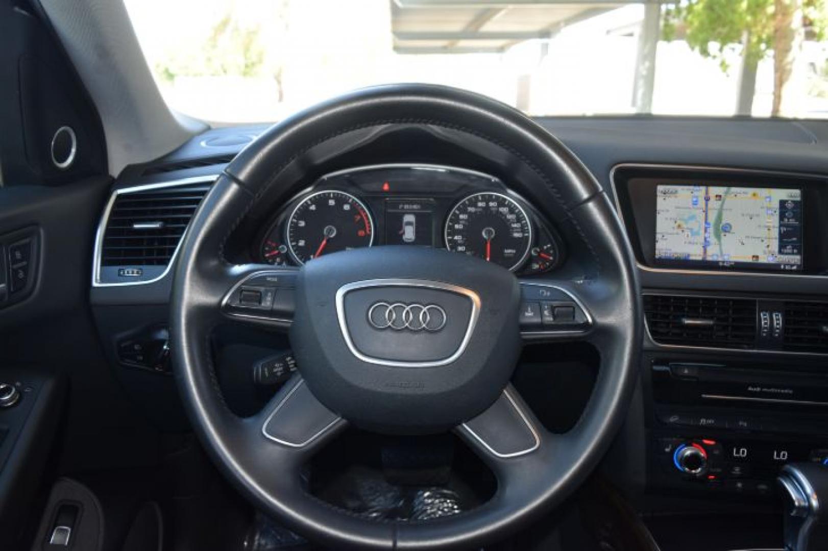2014 Cuvee Silver Metallic /Black Audi Q5 2.0 quattro Premium (WA1LFAFP1EA) with an 2.0L L4 DOHC 16V engine, 6-Speed Automatic transmission, located at 11056 N 23rd Dr #101, Phoenix, AZ, 85029, (623) 434-4252, 33.587704, -112.109962 - Photo#15
