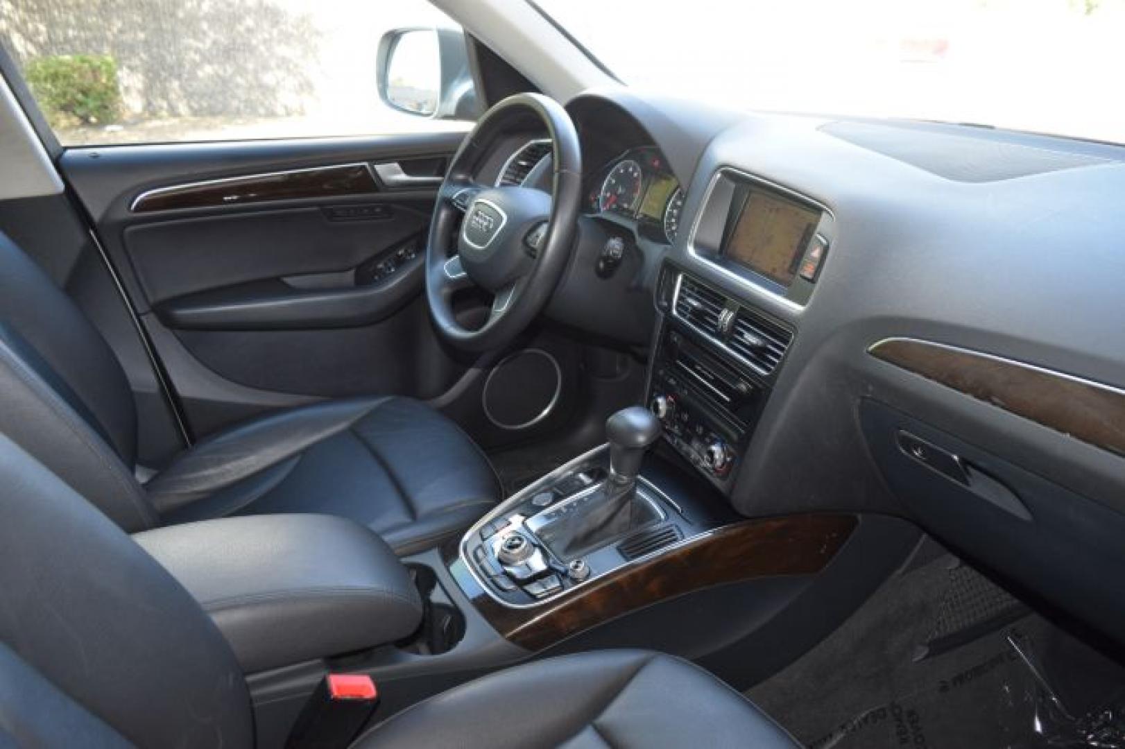 2014 Cuvee Silver Metallic /Black Audi Q5 2.0 quattro Premium (WA1LFAFP1EA) with an 2.0L L4 DOHC 16V engine, 6-Speed Automatic transmission, located at 11056 N 23rd Dr #101, Phoenix, AZ, 85029, (623) 434-4252, 33.587704, -112.109962 - Photo#1