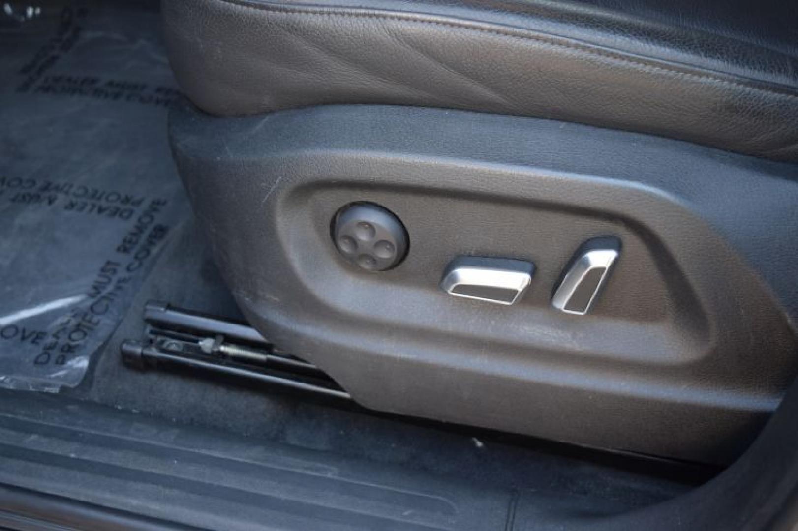 2014 Cuvee Silver Metallic /Black Audi Q5 2.0 quattro Premium (WA1LFAFP1EA) with an 2.0L L4 DOHC 16V engine, 6-Speed Automatic transmission, located at 11056 N 23rd Dr #101, Phoenix, AZ, 85029, (623) 434-4252, 33.587704, -112.109962 - Photo#27