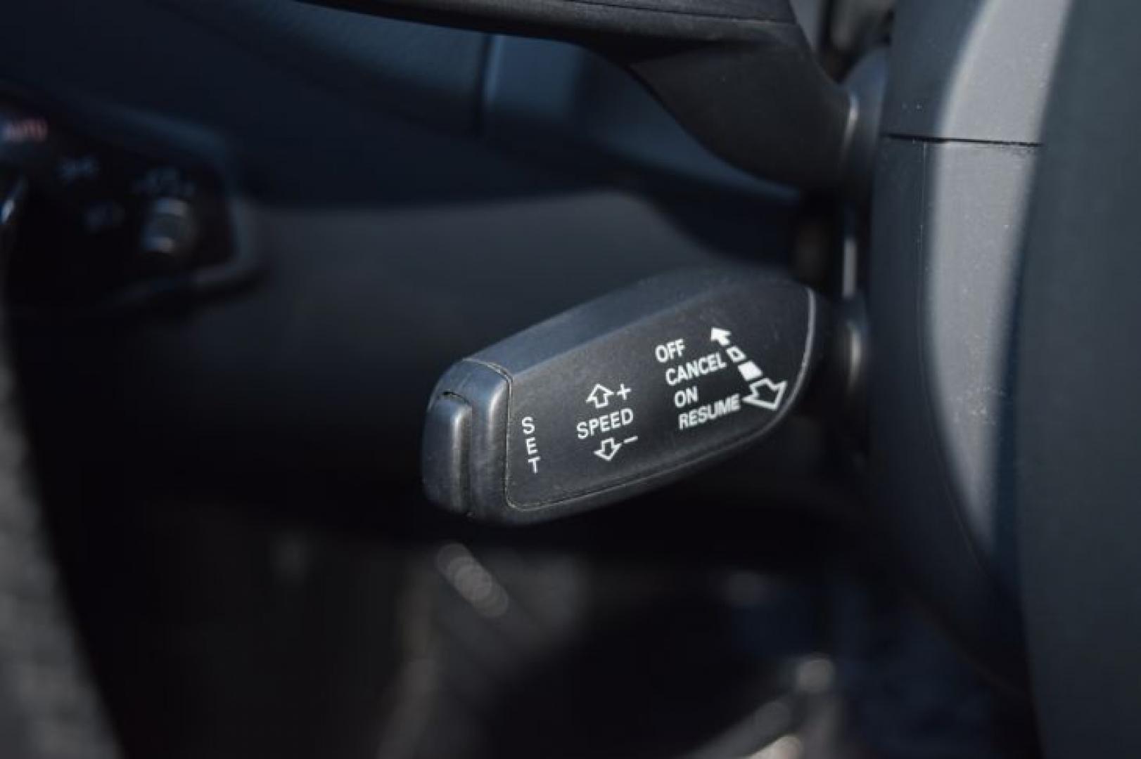 2014 Cuvee Silver Metallic /Black Audi Q5 2.0 quattro Premium (WA1LFAFP1EA) with an 2.0L L4 DOHC 16V engine, 6-Speed Automatic transmission, located at 11056 N 23rd Dr #101, Phoenix, AZ, 85029, (623) 434-4252, 33.587704, -112.109962 - Photo#32