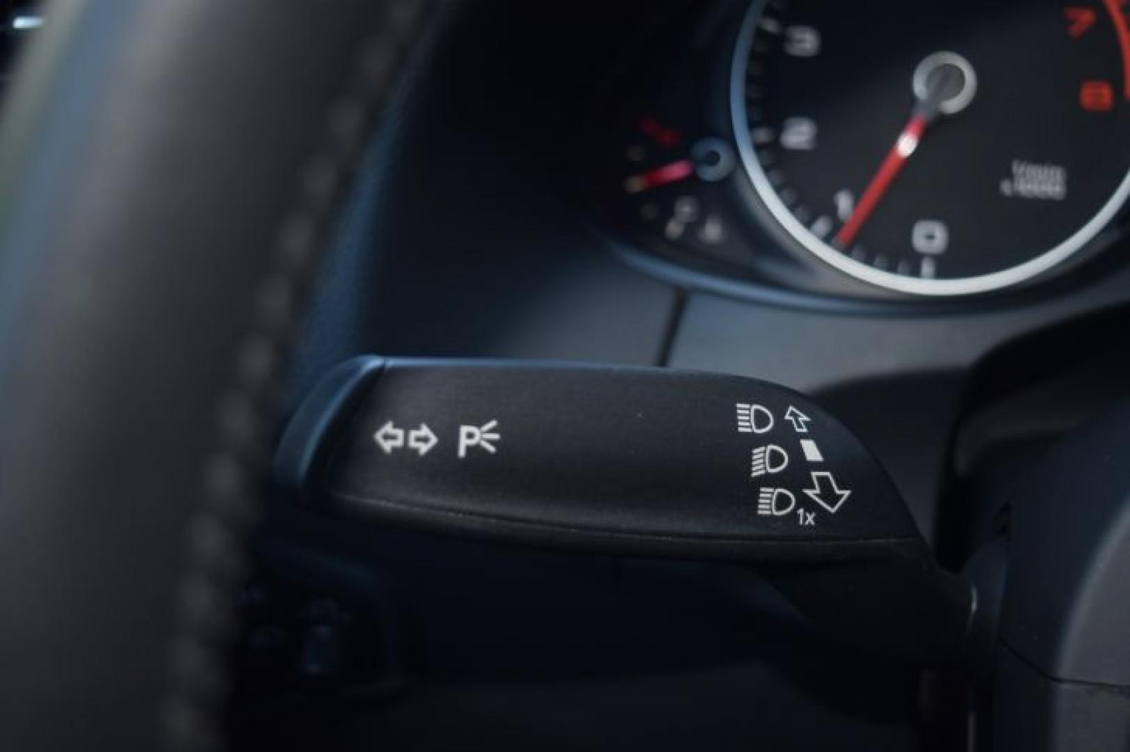 2014 Cuvee Silver Metallic /Black Audi Q5 2.0 quattro Premium (WA1LFAFP1EA) with an 2.0L L4 DOHC 16V engine, 6-Speed Automatic transmission, located at 11056 N 23rd Dr #101, Phoenix, AZ, 85029, (623) 434-4252, 33.587704, -112.109962 - Photo#33