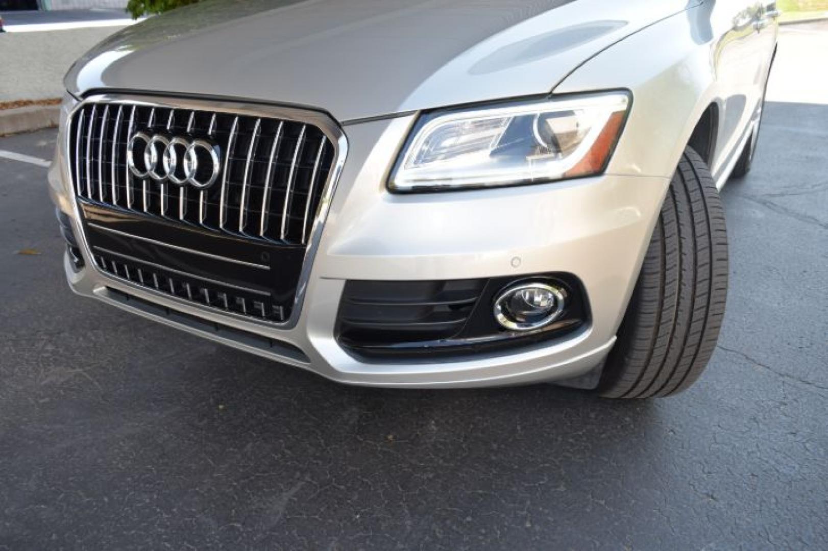 2014 Cuvee Silver Metallic /Black Audi Q5 2.0 quattro Premium (WA1LFAFP1EA) with an 2.0L L4 DOHC 16V engine, 6-Speed Automatic transmission, located at 11056 N 23rd Dr #101, Phoenix, AZ, 85029, (623) 434-4252, 33.587704, -112.109962 - Photo#35