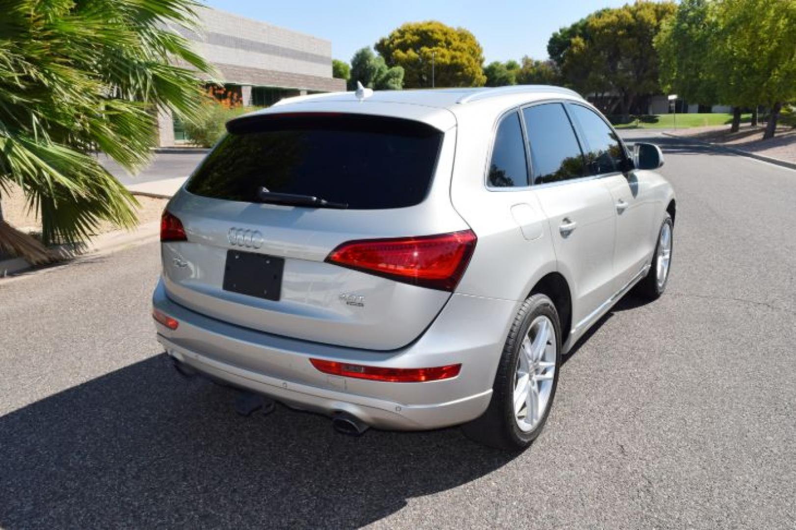2014 Cuvee Silver Metallic /Black Audi Q5 2.0 quattro Premium (WA1LFAFP1EA) with an 2.0L L4 DOHC 16V engine, 6-Speed Automatic transmission, located at 11056 N 23rd Dr #101, Phoenix, AZ, 85029, (623) 434-4252, 33.587704, -112.109962 - Photo#5