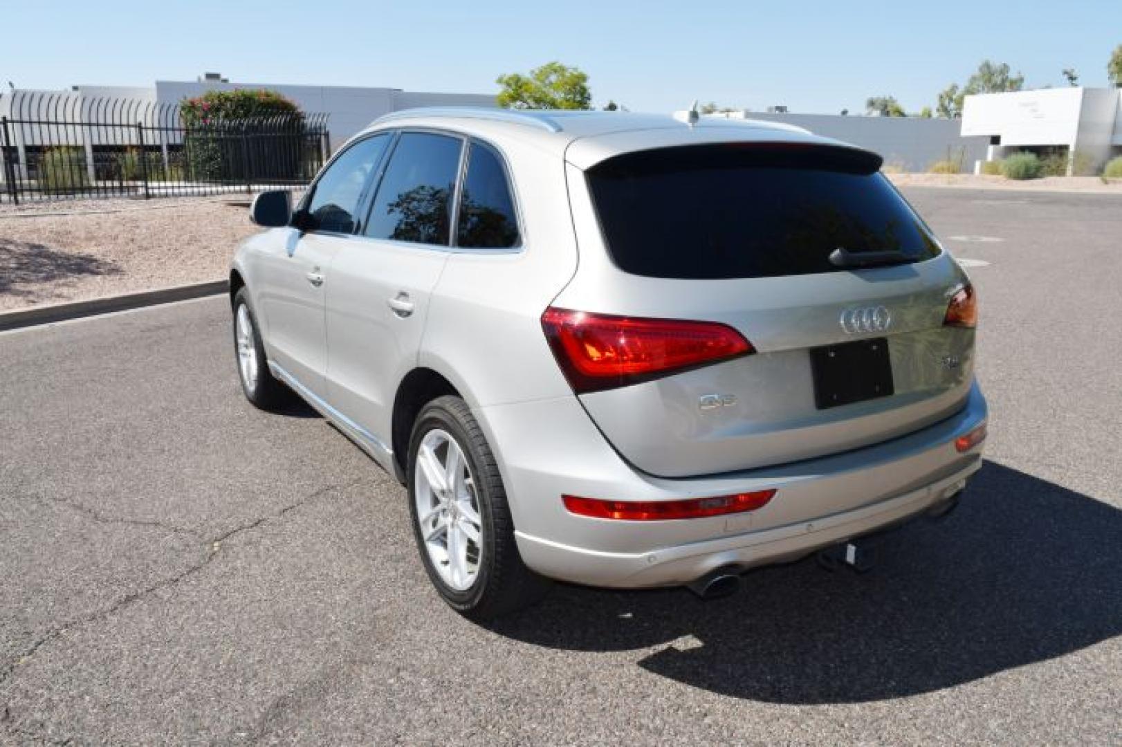 2014 Cuvee Silver Metallic /Black Audi Q5 2.0 quattro Premium (WA1LFAFP1EA) with an 2.0L L4 DOHC 16V engine, 6-Speed Automatic transmission, located at 11056 N 23rd Dr #101, Phoenix, AZ, 85029, (623) 434-4252, 33.587704, -112.109962 - Photo#6