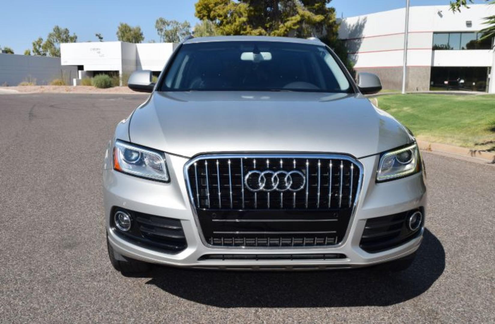 2014 Cuvee Silver Metallic /Black Audi Q5 2.0 quattro Premium (WA1LFAFP1EA) with an 2.0L L4 DOHC 16V engine, 6-Speed Automatic transmission, located at 11056 N 23rd Dr #101, Phoenix, AZ, 85029, (623) 434-4252, 33.587704, -112.109962 - Photo#8