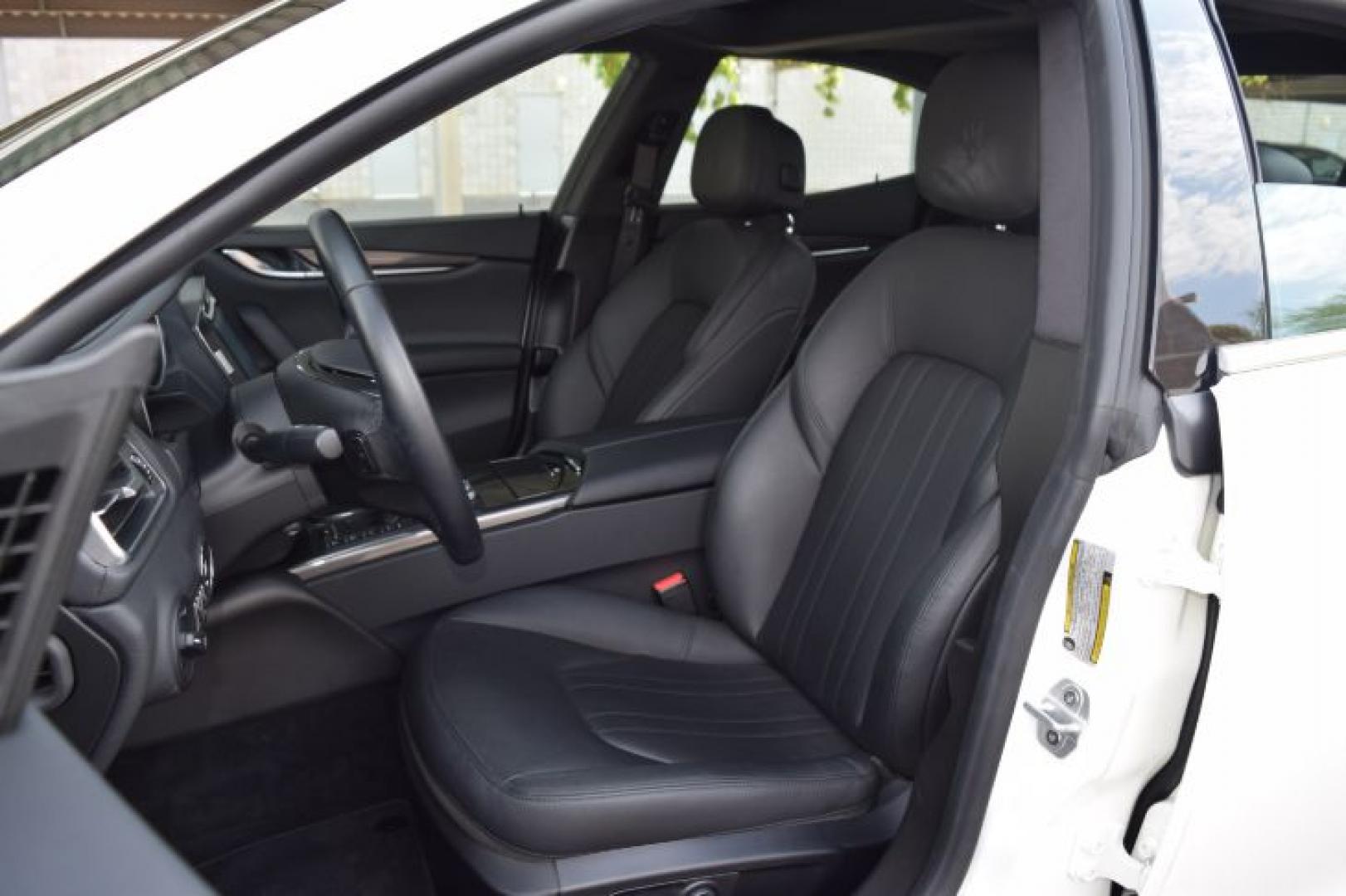 2019 Bianco /Nero Maserati Ghibli Base (ZAM57XSA5K1) with an 3.0L V6 DOHC 24V engine, 8-Speed Automatic transmission, located at 11056 N 23rd Dr #101, Phoenix, AZ, 85029, (623) 434-4252, 33.587704, -112.109962 - Photo#9