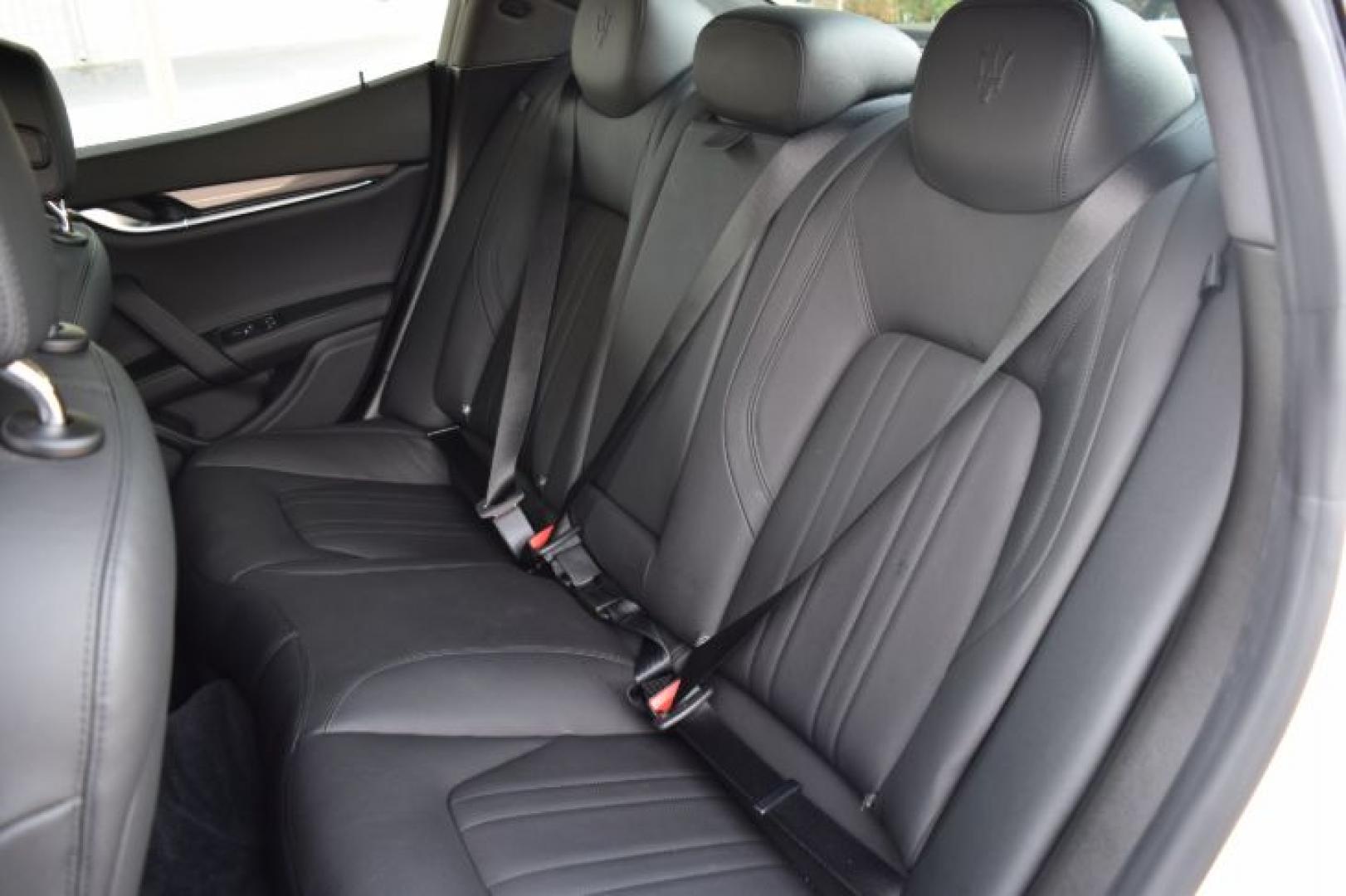 2019 Bianco /Nero Maserati Ghibli Base (ZAM57XSA5K1) with an 3.0L V6 DOHC 24V engine, 8-Speed Automatic transmission, located at 11056 N 23rd Dr #101, Phoenix, AZ, 85029, (623) 434-4252, 33.587704, -112.109962 - Photo#11