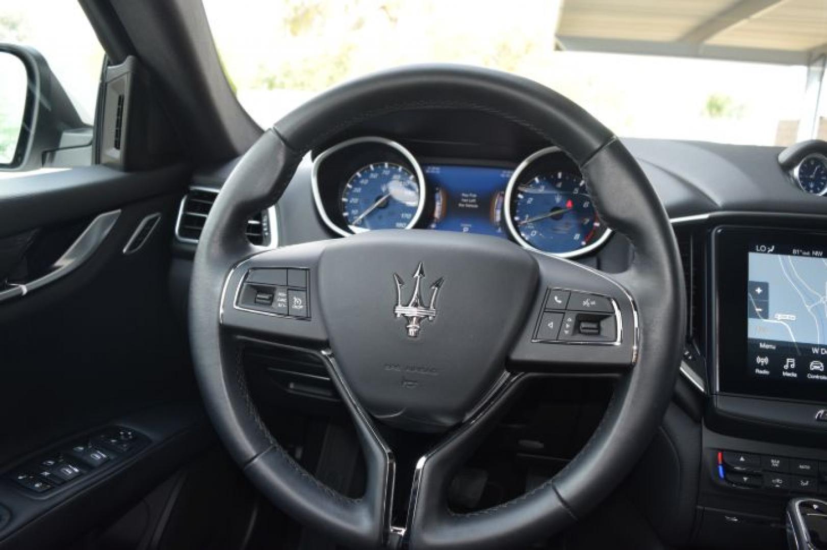 2019 Bianco /Nero Maserati Ghibli Base (ZAM57XSA5K1) with an 3.0L V6 DOHC 24V engine, 8-Speed Automatic transmission, located at 11056 N 23rd Dr #101, Phoenix, AZ, 85029, (623) 434-4252, 33.587704, -112.109962 - Photo#14