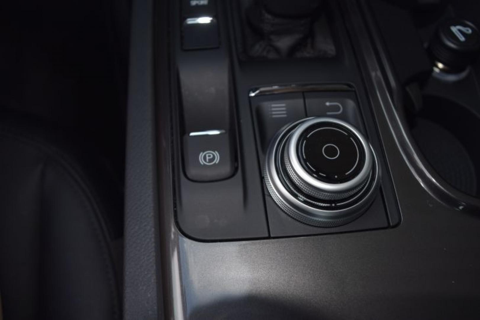 2019 Bianco /Nero Maserati Ghibli Base (ZAM57XSA5K1) with an 3.0L V6 DOHC 24V engine, 8-Speed Automatic transmission, located at 11056 N 23rd Dr #101, Phoenix, AZ, 85029, (623) 434-4252, 33.587704, -112.109962 - Photo#23