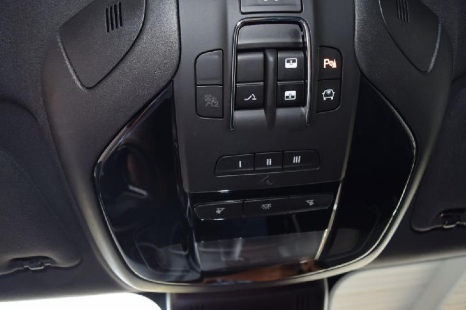 2019 Bianco /Nero Maserati Ghibli Base (ZAM57XSA5K1) with an 3.0L V6 DOHC 24V engine, 8-Speed Automatic transmission, located at 11056 N 23rd Dr #101, Phoenix, AZ, 85029, (623) 434-4252, 33.587704, -112.109962 - Photo#31