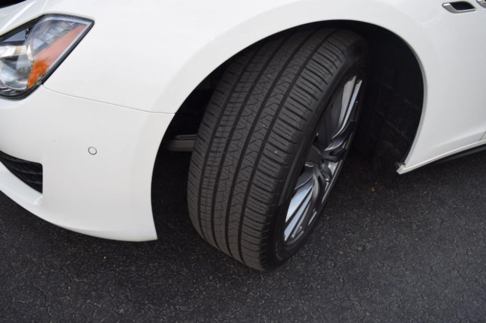 2019 Bianco /Nero Maserati Ghibli Base (ZAM57XSA5K1) with an 3.0L V6 DOHC 24V engine, 8-Speed Automatic transmission, located at 11056 N 23rd Dr #101, Phoenix, AZ, 85029, (623) 434-4252, 33.587704, -112.109962 - Photo#33