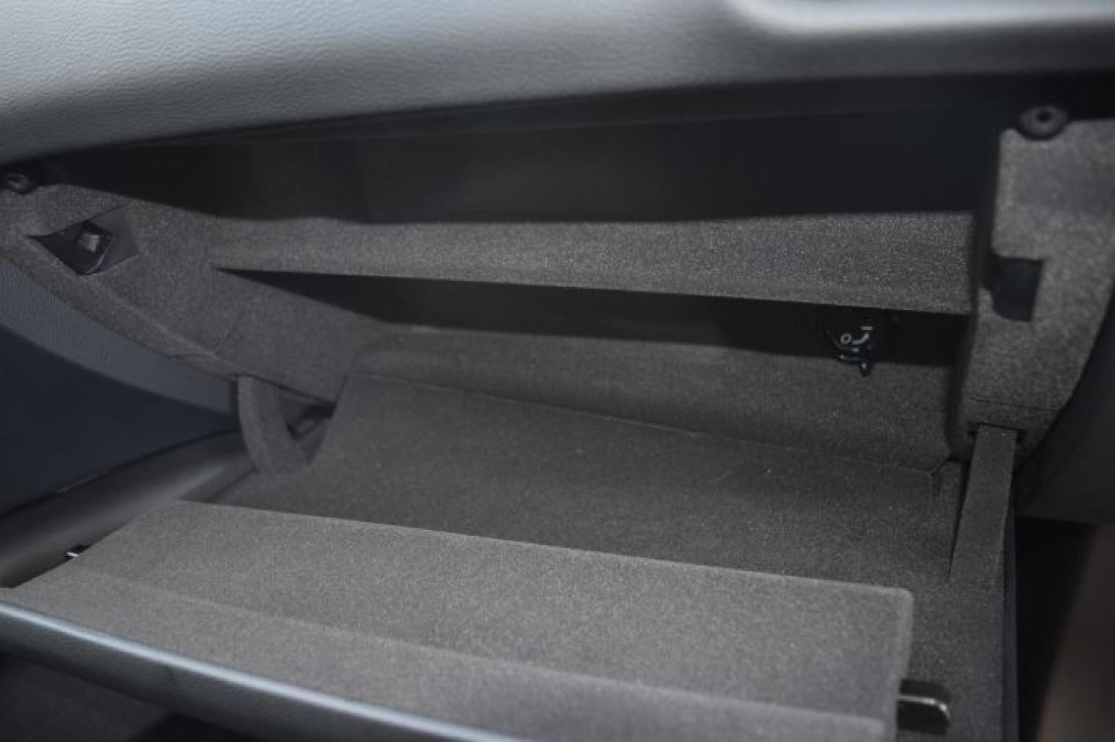 2019 Bianco /Nero Maserati Ghibli Base (ZAM57XSA5K1) with an 3.0L V6 DOHC 24V engine, 8-Speed Automatic transmission, located at 11056 N 23rd Dr #101, Phoenix, AZ, 85029, (623) 434-4252, 33.587704, -112.109962 - Photo#38