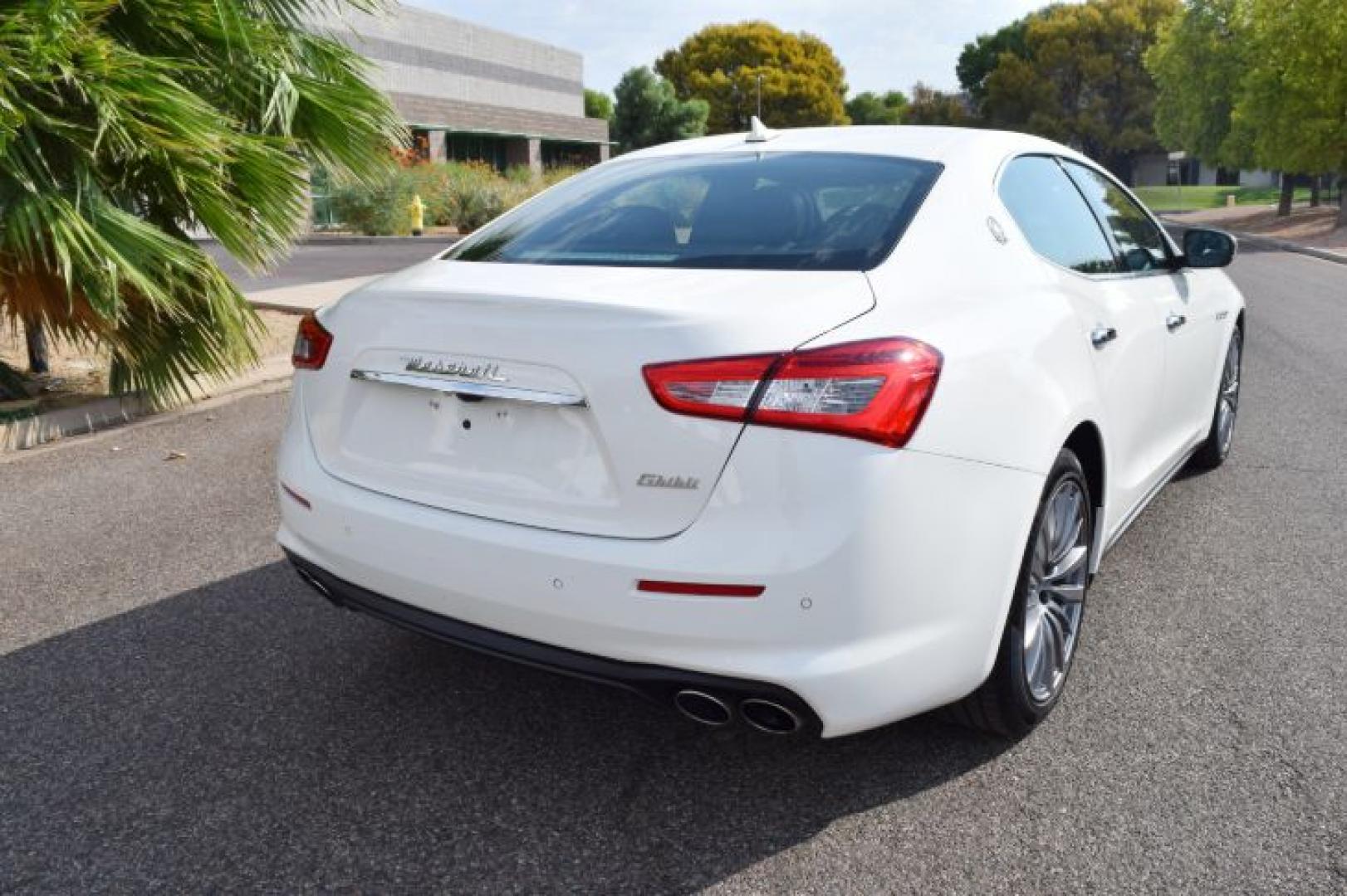 2019 Bianco /Nero Maserati Ghibli Base (ZAM57XSA5K1) with an 3.0L V6 DOHC 24V engine, 8-Speed Automatic transmission, located at 11056 N 23rd Dr #101, Phoenix, AZ, 85029, (623) 434-4252, 33.587704, -112.109962 - Photo#4