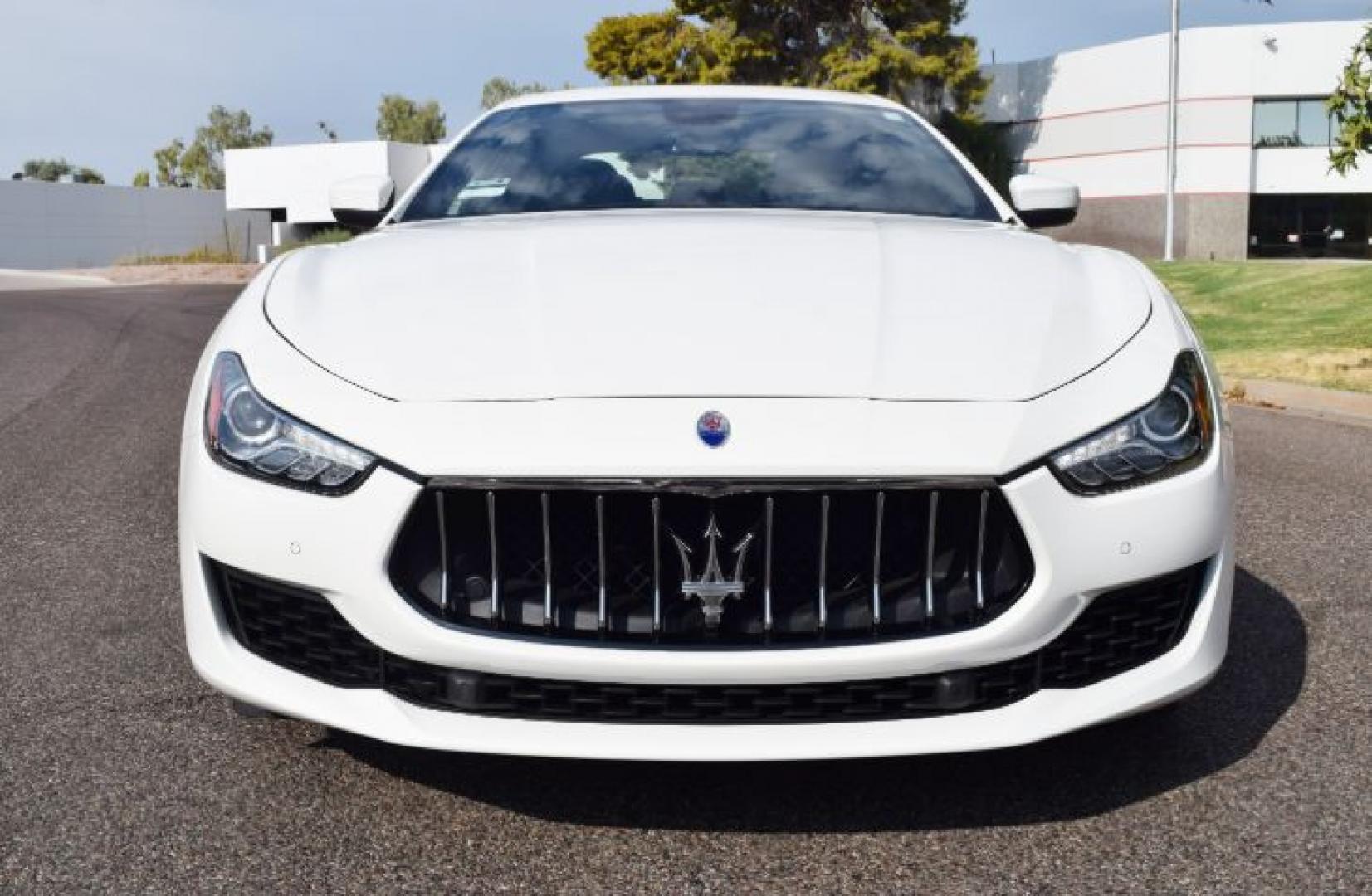 2019 Bianco /Nero Maserati Ghibli Base (ZAM57XSA5K1) with an 3.0L V6 DOHC 24V engine, 8-Speed Automatic transmission, located at 11056 N 23rd Dr #101, Phoenix, AZ, 85029, (623) 434-4252, 33.587704, -112.109962 - Photo#7
