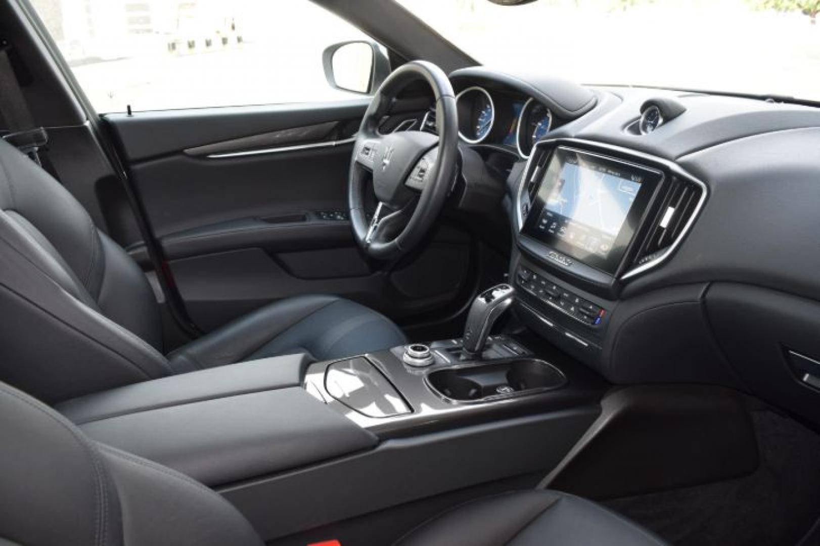 2019 Bianco /Nero Maserati Ghibli Base (ZAM57XSA5K1) with an 3.0L V6 DOHC 24V engine, 8-Speed Automatic transmission, located at 11056 N 23rd Dr #101, Phoenix, AZ, 85029, (623) 434-4252, 33.587704, -112.109962 - Photo#8