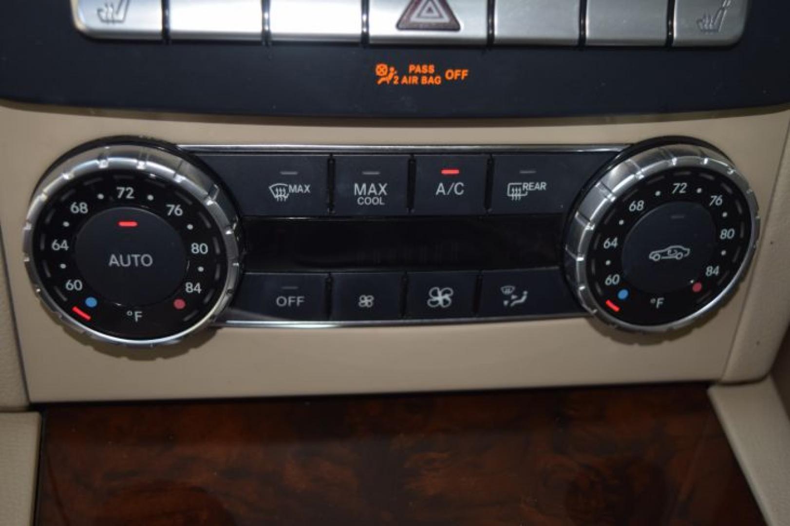 2014 Dolomite Brown Metallic /Sahara/Beige Mercedes-Benz C 250 C250 Luxury Sedan (WDDGF4HBXEA) with an 3.0L V6 DOHC 16V engine, 7-Speed Automatic transmission, located at 11056 N 23rd Dr #101, Phoenix, AZ, 85029, (623) 434-4252, 33.587704, -112.109962 - Photo#20