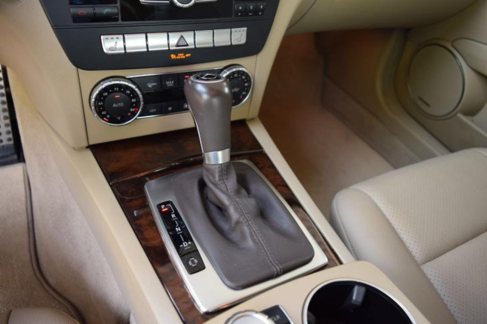 2014 Dolomite Brown Metallic /Sahara/Beige Mercedes-Benz C 250 C250 Luxury Sedan (WDDGF4HBXEA) with an 3.0L V6 DOHC 16V engine, 7-Speed Automatic transmission, located at 11056 N 23rd Dr #101, Phoenix, AZ, 85029, (623) 434-4252, 33.587704, -112.109962 - Photo#21