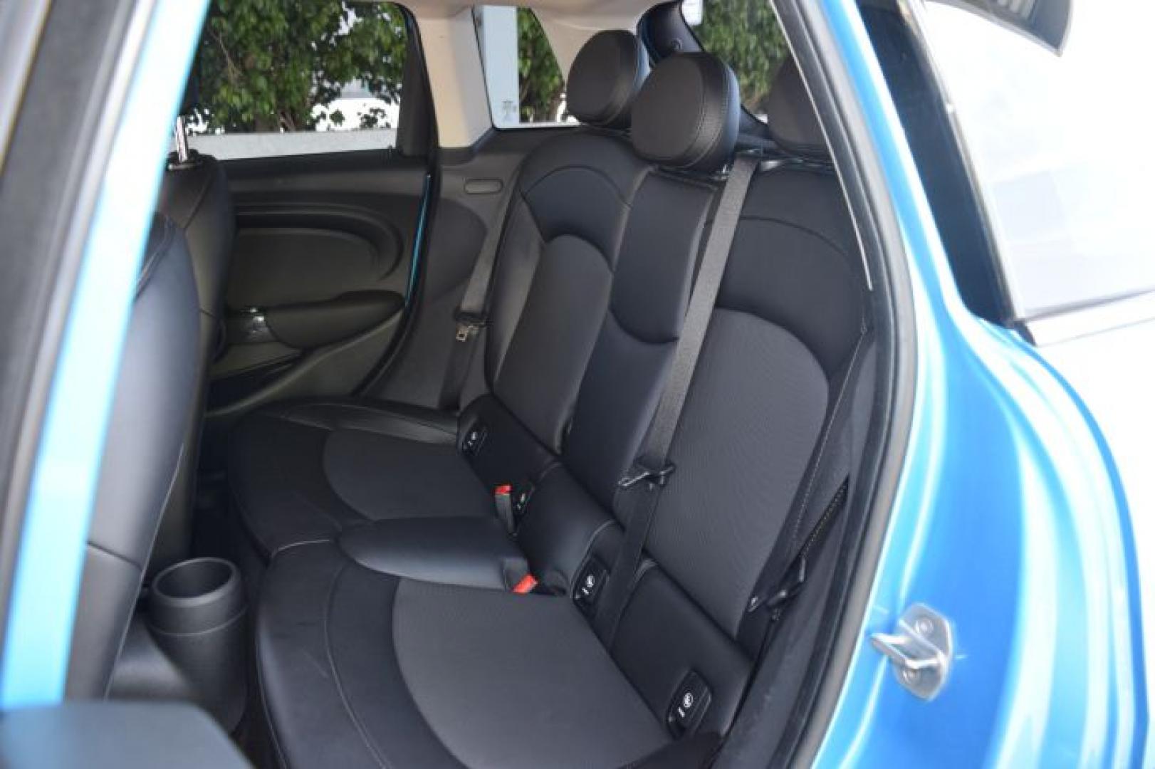 2017 Electric Blue Metallic /Black Pearl Mini Cooper 3-Door (WMWXU1C39H2) with an 1.6L L4 DOHC 16V TURBO engine, located at 11056 N 23rd Dr #101, Phoenix, AZ, 85029, (623) 434-4252, 33.587704, -112.109962 - Photo#10