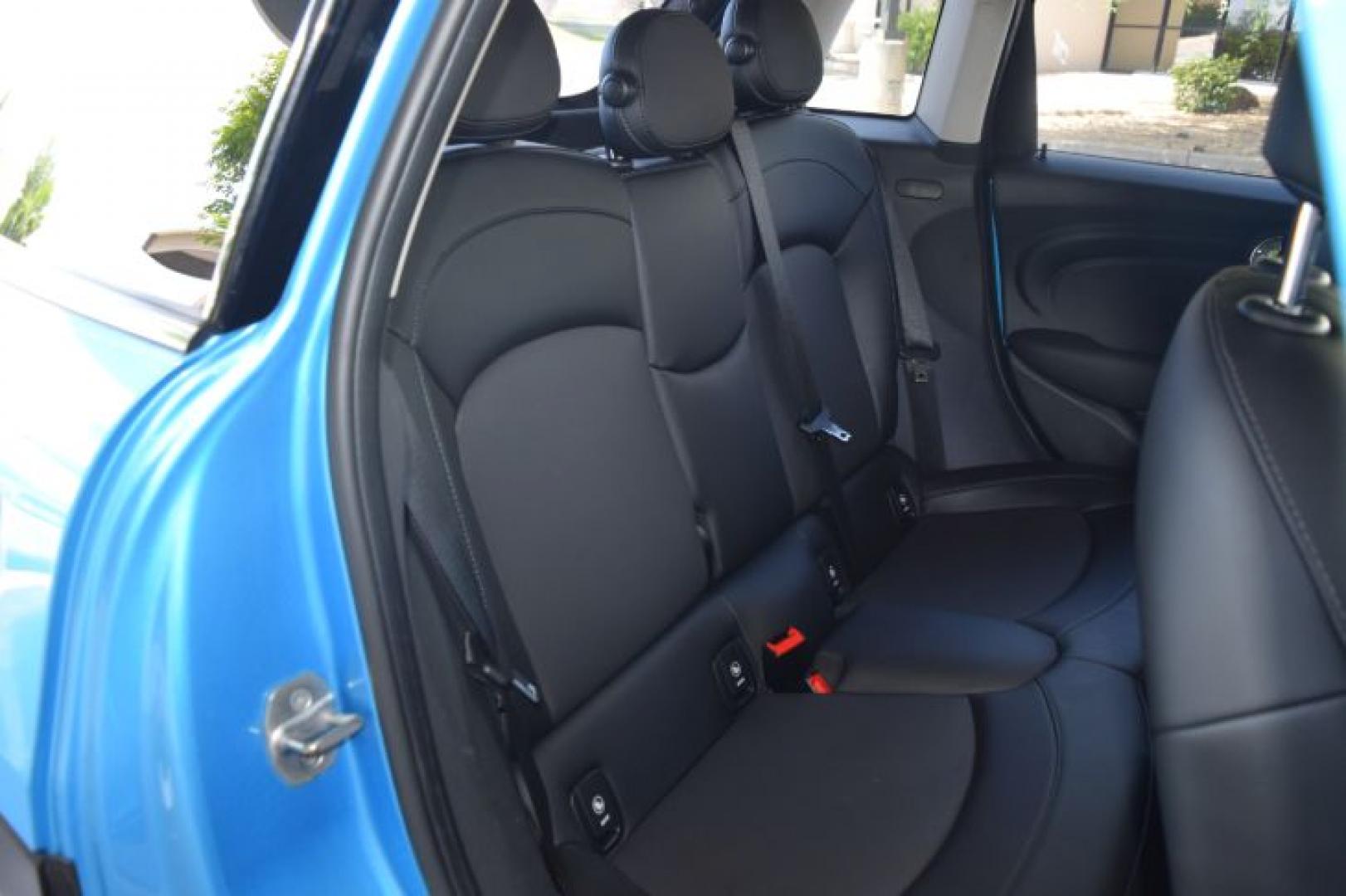 2017 Electric Blue Metallic /Black Pearl Mini Cooper 3-Door (WMWXU1C39H2) with an 1.6L L4 DOHC 16V TURBO engine, located at 11056 N 23rd Dr #101, Phoenix, AZ, 85029, (623) 434-4252, 33.587704, -112.109962 - Photo#12