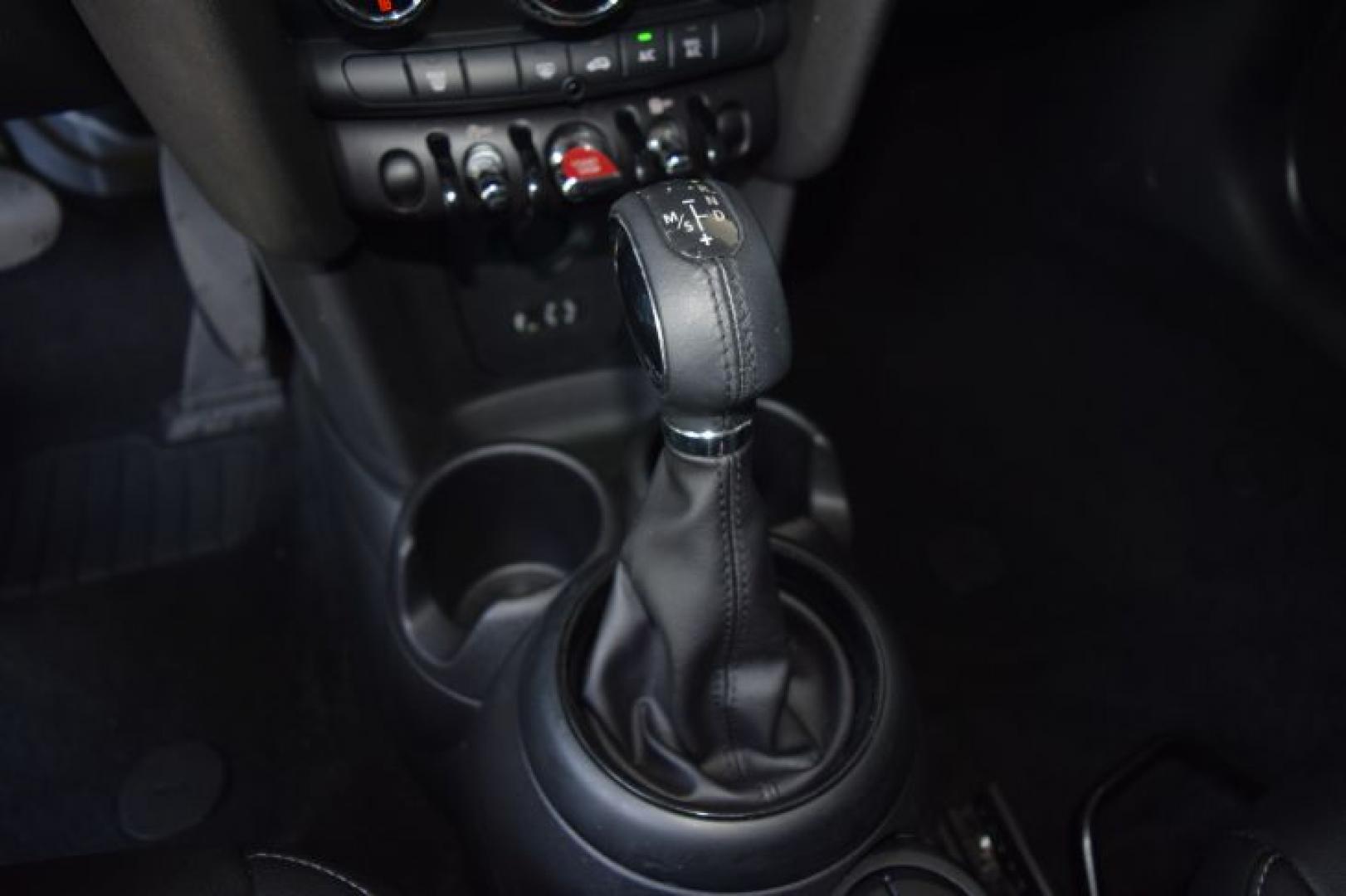 2017 Electric Blue Metallic /Black Pearl Mini Cooper 3-Door (WMWXU1C39H2) with an 1.6L L4 DOHC 16V TURBO engine, located at 11056 N 23rd Dr #101, Phoenix, AZ, 85029, (623) 434-4252, 33.587704, -112.109962 - Photo#18