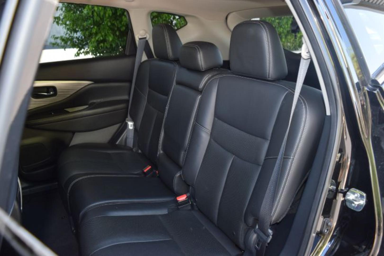 2018 Magnetic Black Metallic /Graphite Nissan Murano SL (5N1AZ2MG5JN) with an 3.5L 6 Cylinders engine, Automatic transmission, located at 11056 N 23rd Dr #101, Phoenix, AZ, 85029, (623) 434-4252, 33.587704, -112.109962 - Photo#10