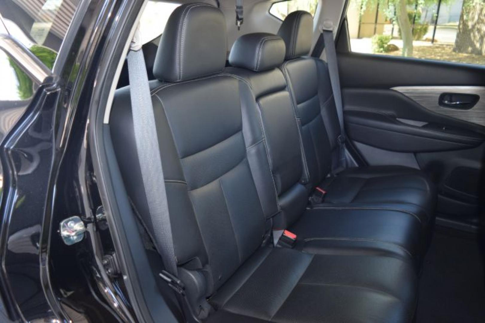 2018 Magnetic Black Metallic /Graphite Nissan Murano SL (5N1AZ2MG5JN) with an 3.5L 6 Cylinders engine, Automatic transmission, located at 11056 N 23rd Dr #101, Phoenix, AZ, 85029, (623) 434-4252, 33.587704, -112.109962 - Photo#12