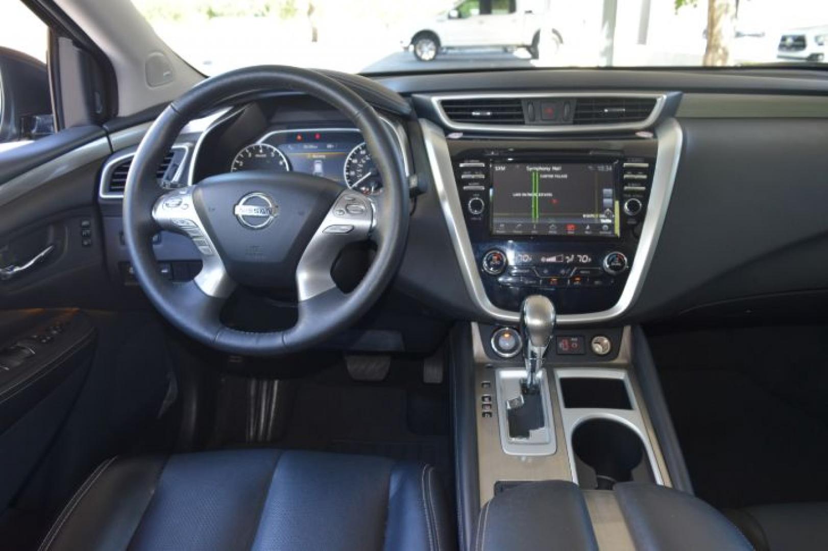 2018 Magnetic Black Metallic /Graphite Nissan Murano SL (5N1AZ2MG5JN) with an 3.5L 6 Cylinders engine, Automatic transmission, located at 11056 N 23rd Dr #101, Phoenix, AZ, 85029, (623) 434-4252, 33.587704, -112.109962 - Photo#16