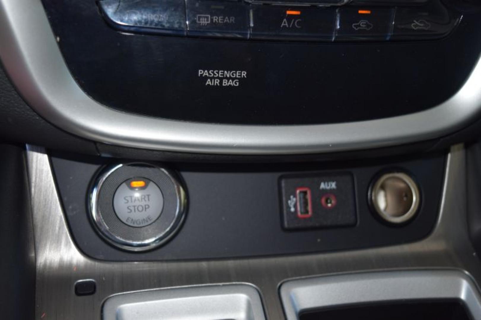 2018 Magnetic Black Metallic /Graphite Nissan Murano SL (5N1AZ2MG5JN) with an 3.5L 6 Cylinders engine, Automatic transmission, located at 11056 N 23rd Dr #101, Phoenix, AZ, 85029, (623) 434-4252, 33.587704, -112.109962 - Photo#23