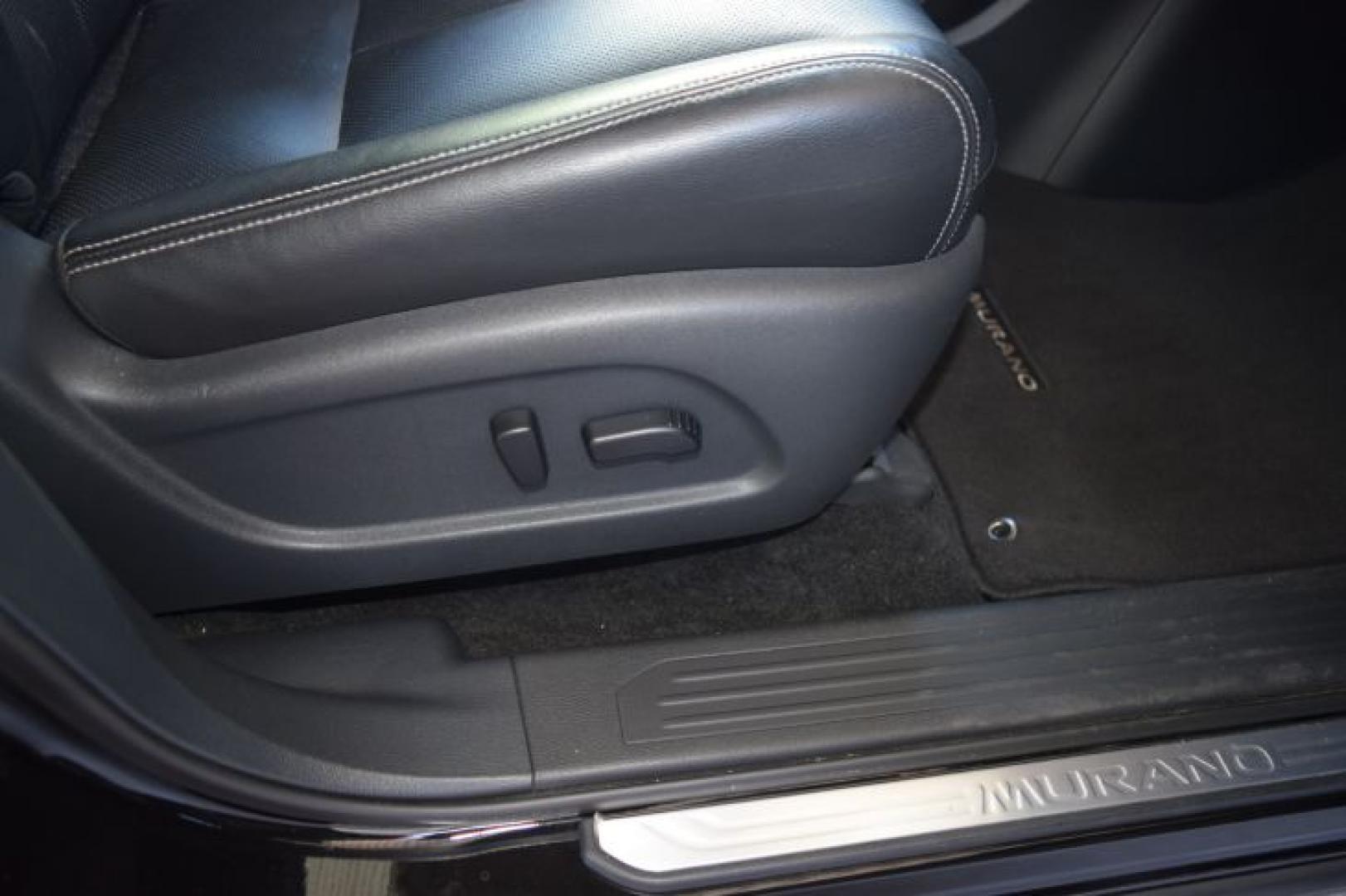 2018 Magnetic Black Metallic /Graphite Nissan Murano SL (5N1AZ2MG5JN) with an 3.5L 6 Cylinders engine, Automatic transmission, located at 11056 N 23rd Dr #101, Phoenix, AZ, 85029, (623) 434-4252, 33.587704, -112.109962 - Photo#27