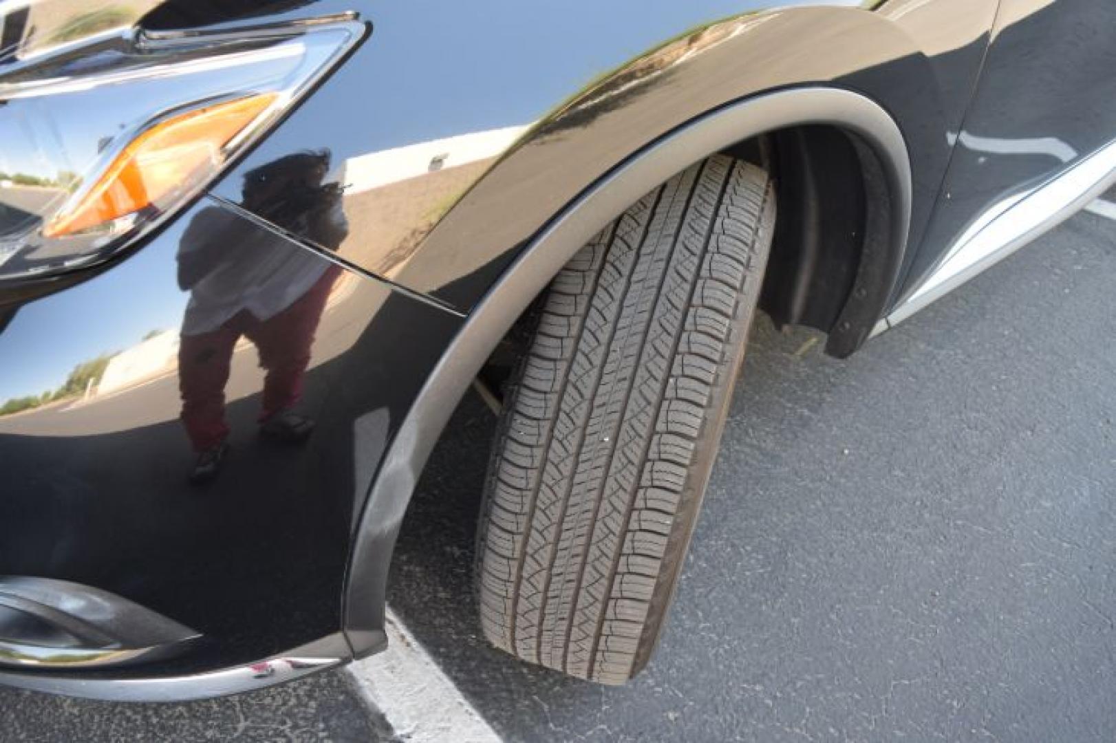 2018 Magnetic Black Metallic /Graphite Nissan Murano SL (5N1AZ2MG5JN) with an 3.5L 6 Cylinders engine, Automatic transmission, located at 11056 N 23rd Dr #101, Phoenix, AZ, 85029, (623) 434-4252, 33.587704, -112.109962 - Photo#38