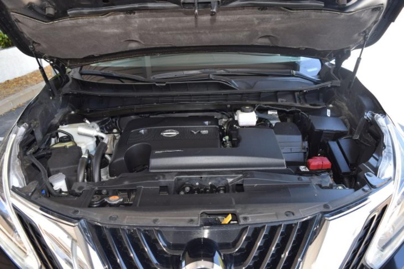 2018 Magnetic Black Metallic /Graphite Nissan Murano SL (5N1AZ2MG5JN) with an 3.5L 6 Cylinders engine, Automatic transmission, located at 11056 N 23rd Dr #101, Phoenix, AZ, 85029, (623) 434-4252, 33.587704, -112.109962 - Photo#39