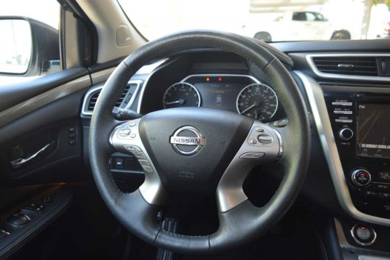 2018 Pearl White /Graphite Nissan Murano S (5N1AZ2MG2JN) with an 3.5L V6 DOHC 24V engine, CVT transmission, located at 11056 N 23rd Dr #101, Phoenix, AZ, 85029, (623) 434-4252, 33.587704, -112.109962 - Photo#13