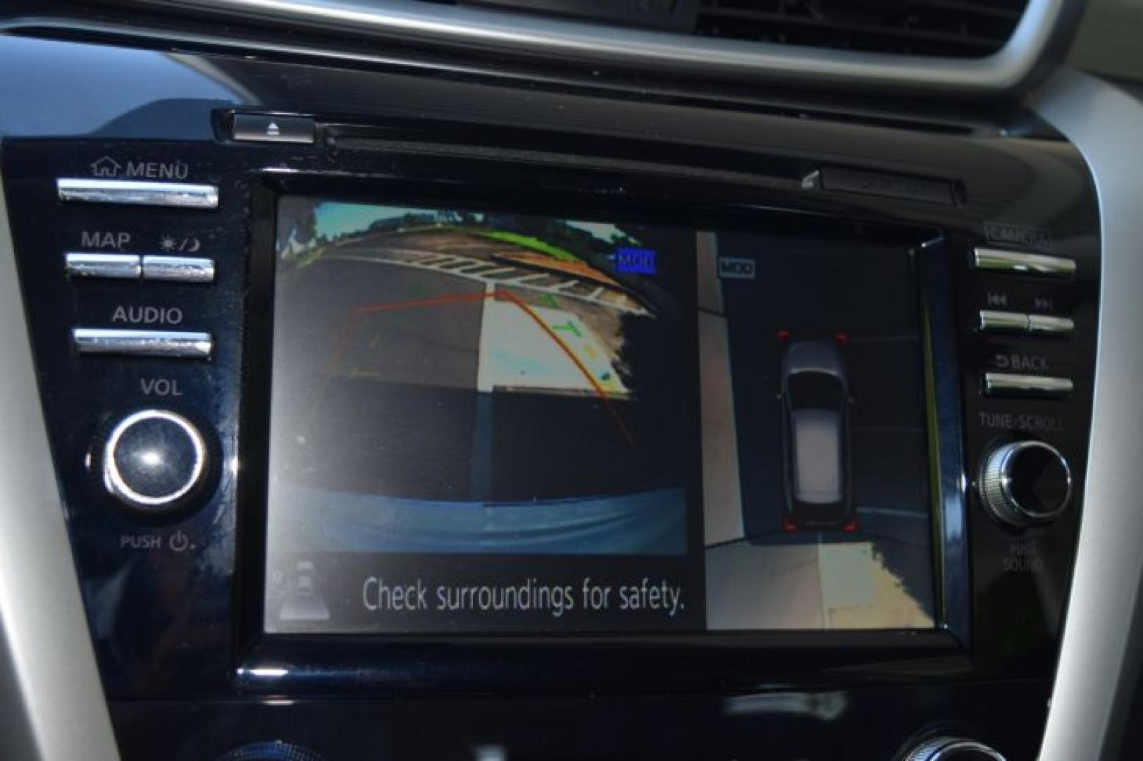 2018 Pearl White /Graphite Nissan Murano S (5N1AZ2MG2JN) with an 3.5L V6 DOHC 24V engine, CVT transmission, located at 11056 N 23rd Dr #101, Phoenix, AZ, 85029, (623) 434-4252, 33.587704, -112.109962 - Photo#17