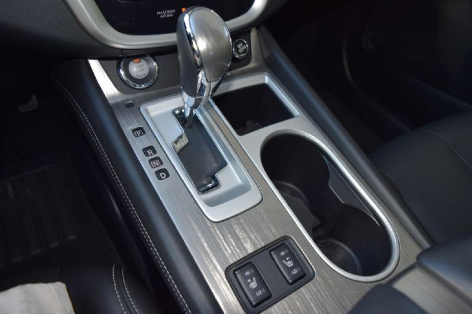 2018 Pearl White /Graphite Nissan Murano S (5N1AZ2MG2JN) with an 3.5L V6 DOHC 24V engine, CVT transmission, located at 11056 N 23rd Dr #101, Phoenix, AZ, 85029, (623) 434-4252, 33.587704, -112.109962 - Photo#19