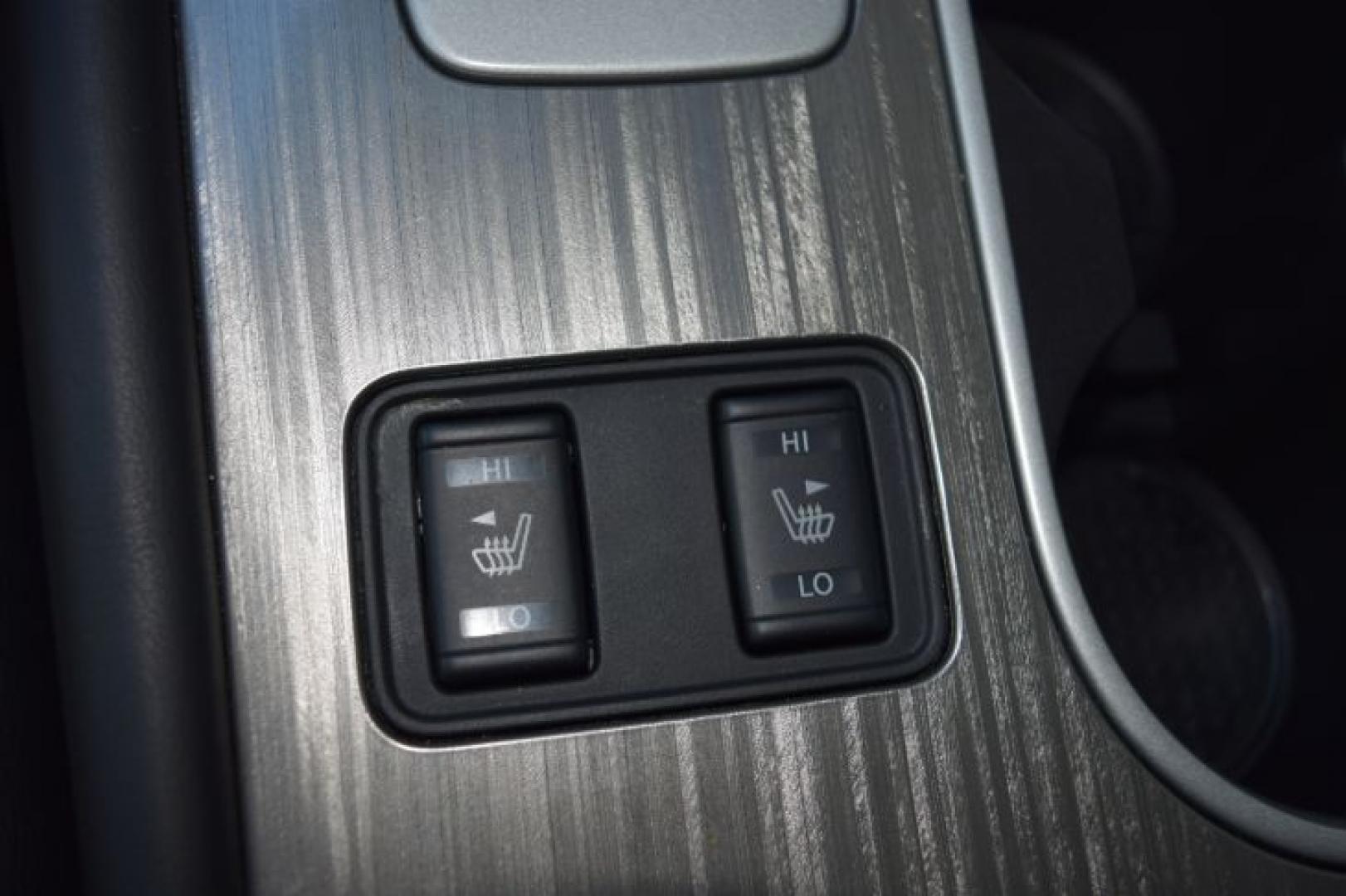 2018 Pearl White /Graphite Nissan Murano S (5N1AZ2MG2JN) with an 3.5L V6 DOHC 24V engine, CVT transmission, located at 11056 N 23rd Dr #101, Phoenix, AZ, 85029, (623) 434-4252, 33.587704, -112.109962 - Photo#20