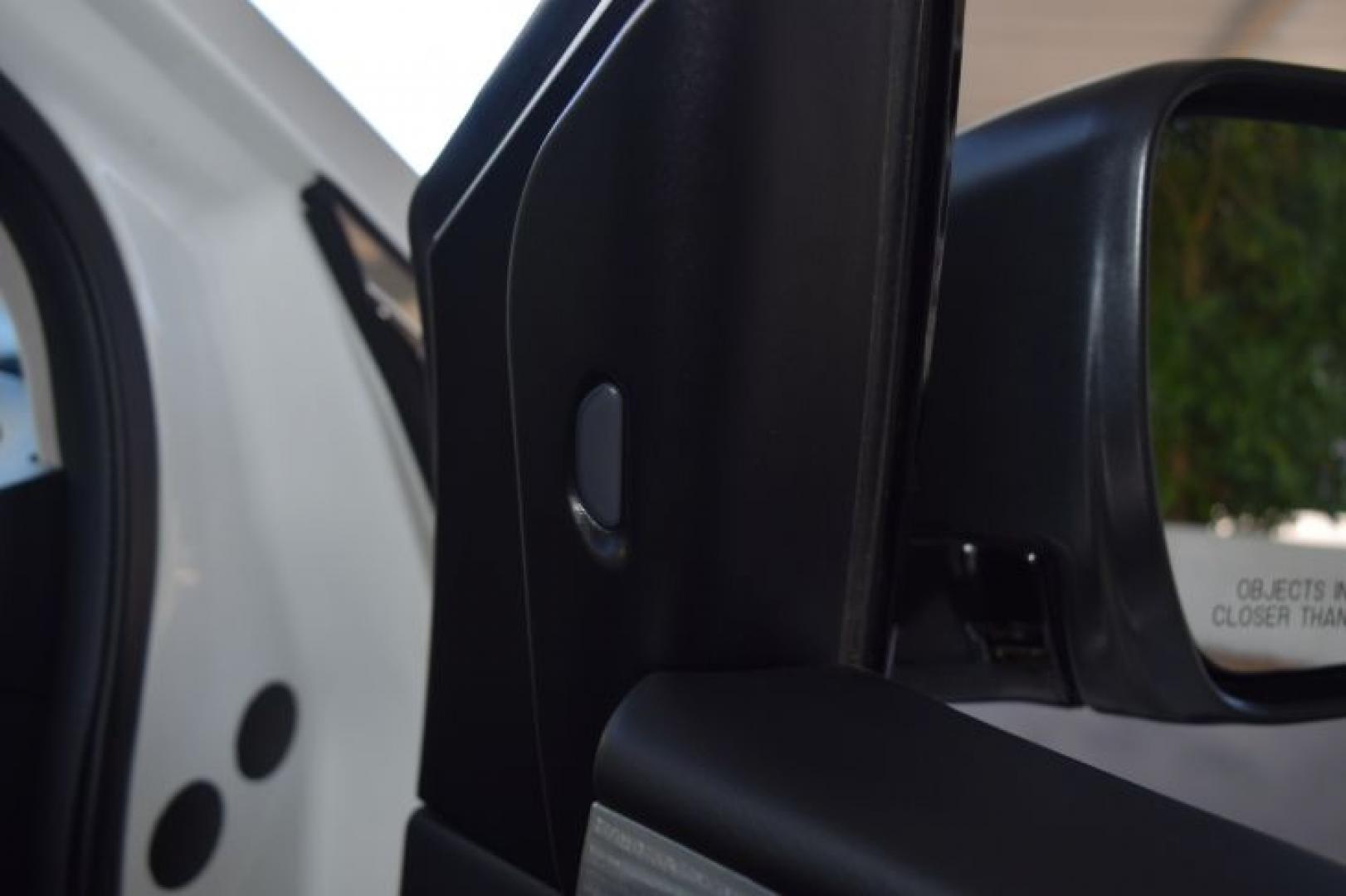 2018 Pearl White /Graphite Nissan Murano S (5N1AZ2MG2JN) with an 3.5L V6 DOHC 24V engine, CVT transmission, located at 11056 N 23rd Dr #101, Phoenix, AZ, 85029, (623) 434-4252, 33.587704, -112.109962 - Photo#21