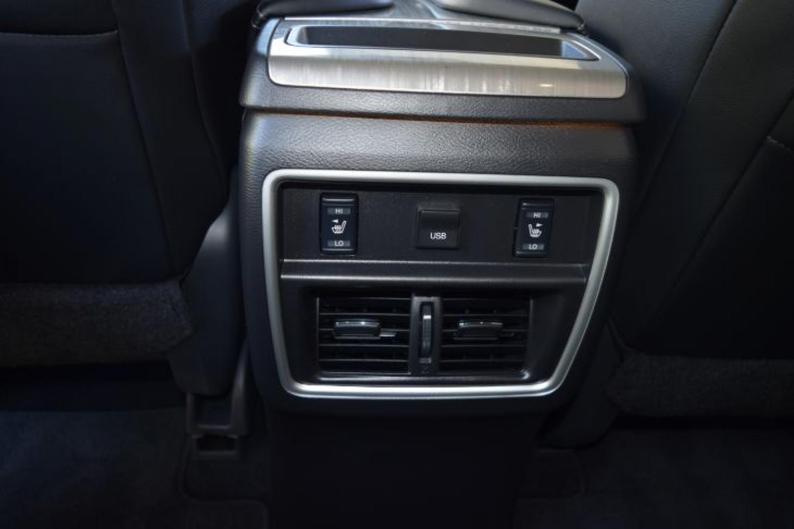 2018 Pearl White /Graphite Nissan Murano S (5N1AZ2MG2JN) with an 3.5L V6 DOHC 24V engine, CVT transmission, located at 11056 N 23rd Dr #101, Phoenix, AZ, 85029, (623) 434-4252, 33.587704, -112.109962 - Photo#30